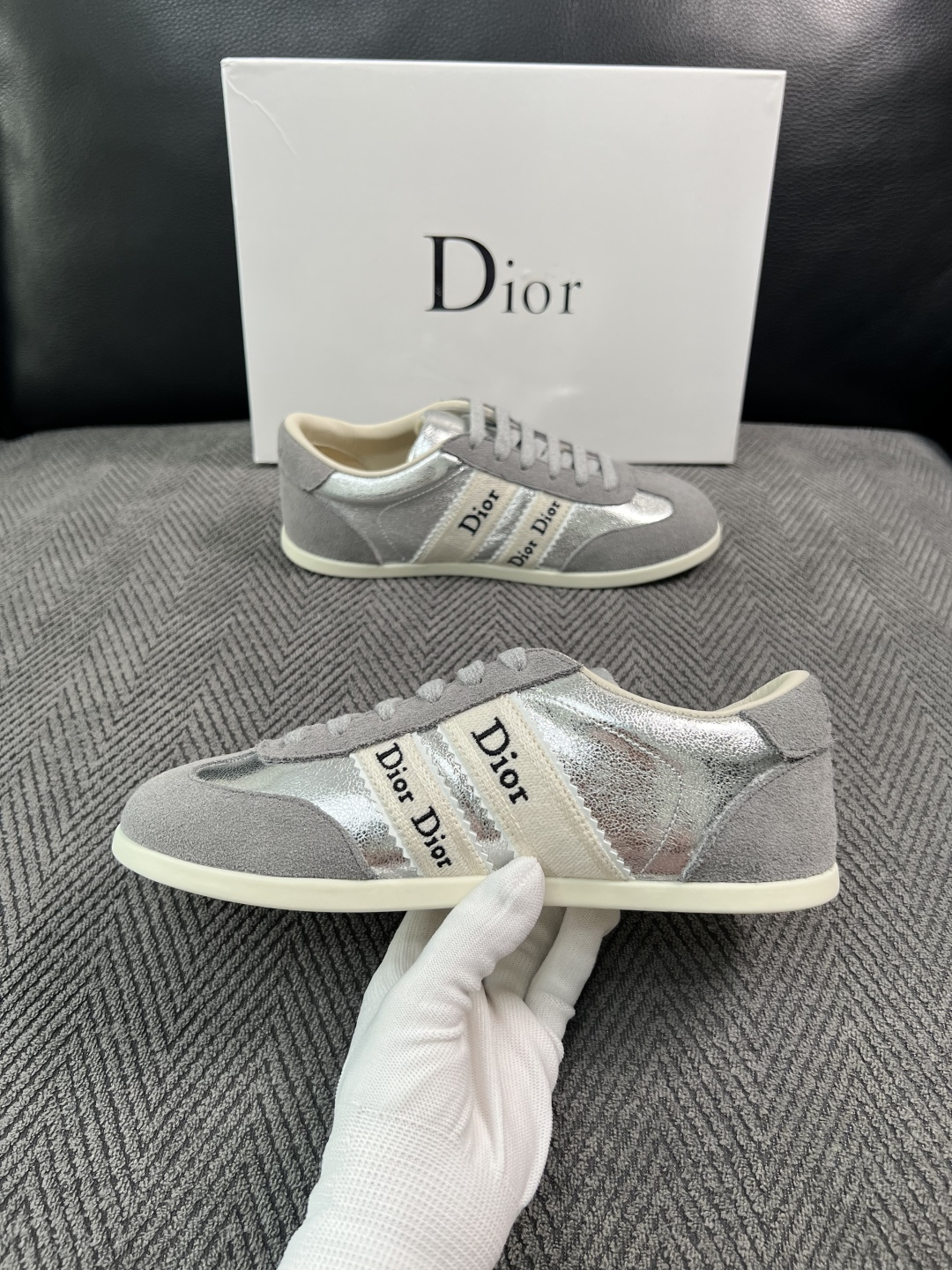 Dior 顶级工艺品 迪奥  专柜同步 原厂配置，意大利进口原版牛皮面料，透气舒适进口水染牛里垫，鞋底：原厂特供原版底超
