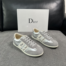 Dior 顶级工艺品 迪奥 专柜同步 原厂配置,意大利进口原版牛皮面料,透气舒适进口水染牛里垫,鞋底:原厂特供原版底超 Dior 顶级工艺品 迪奥 专柜同步 原厂配置,意大利进口原版牛皮面料,透气舒适进口水染牛里垫,鞋底:原厂特供原版底超