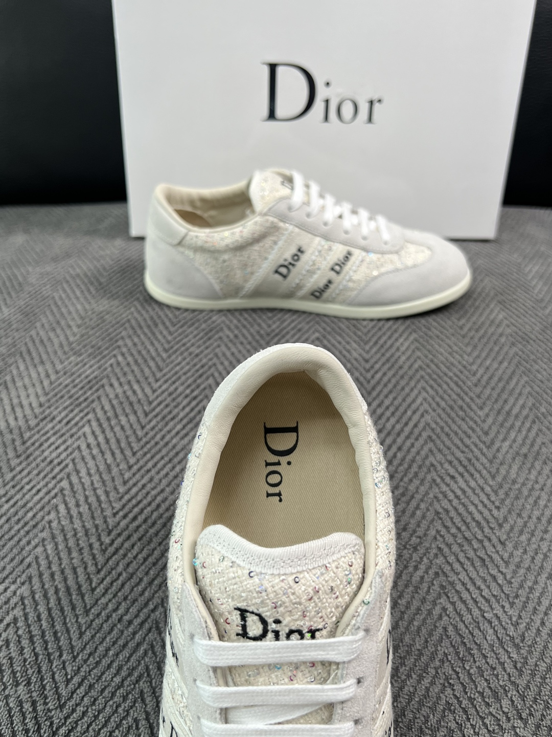 Dior 顶级工艺品 迪奥  专柜同步 原厂配置，意大利进口原版牛皮面料，透气舒适进口水染牛里垫，鞋底：原厂特供原版底超