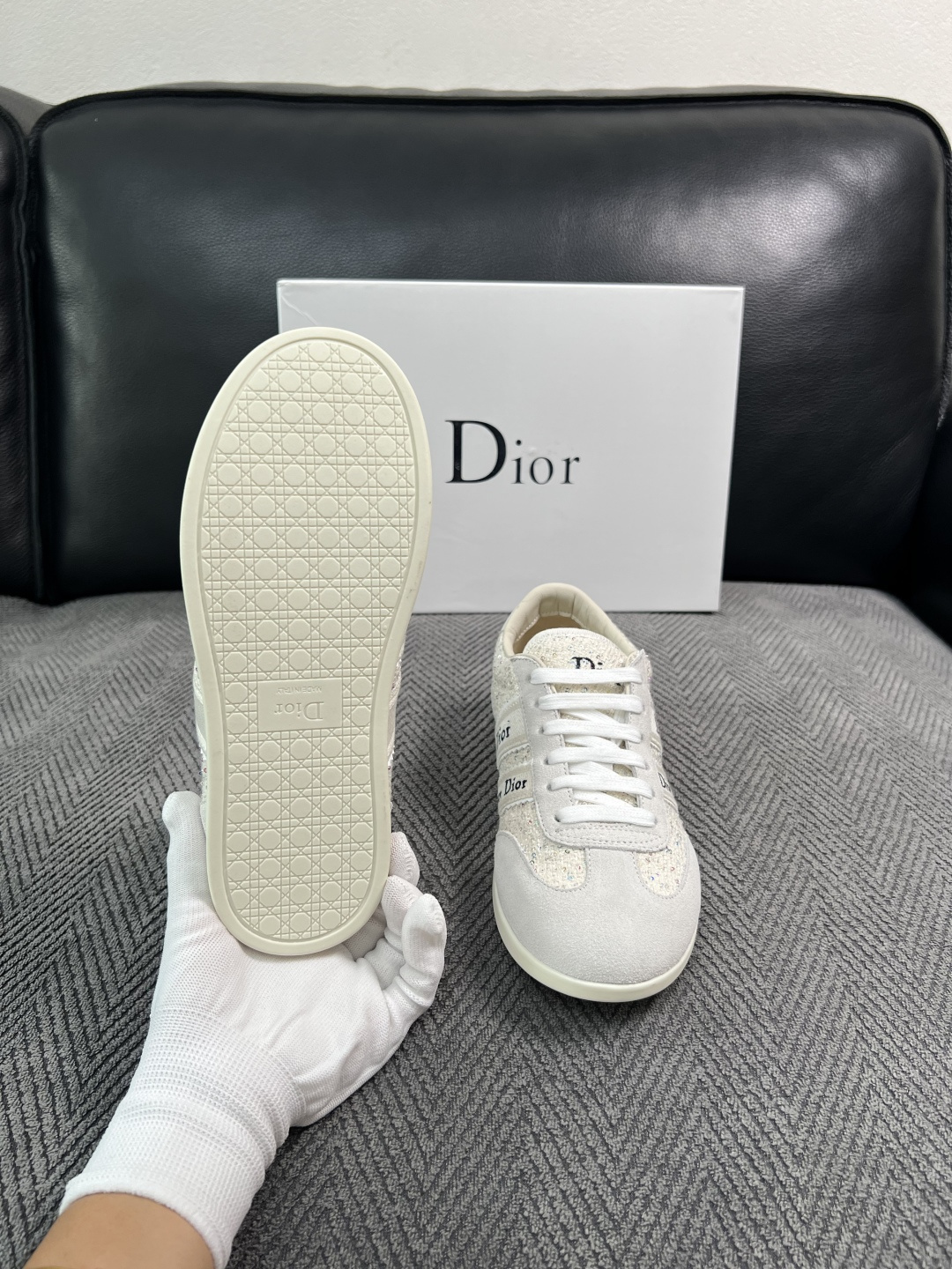 Dior 顶级工艺品 迪奥  专柜同步 原厂配置，意大利进口原版牛皮面料，透气舒适进口水染牛里垫，鞋底：原厂特供原版底超