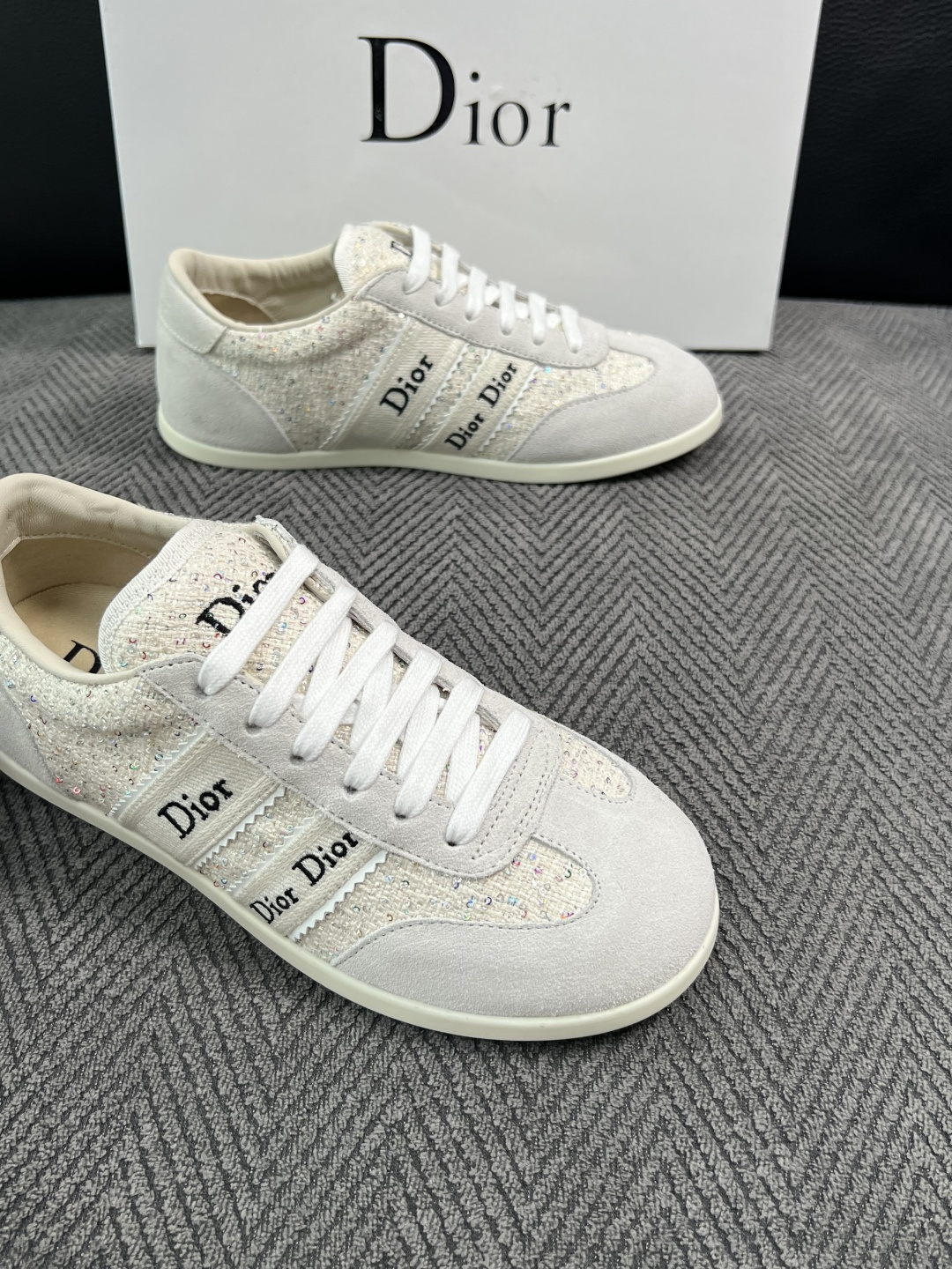 Dior 顶级工艺品 迪奥  专柜同步 原厂配置，意大利进口原版牛皮面料，透气舒适进口水染牛里垫，鞋底：原厂特供原版底超