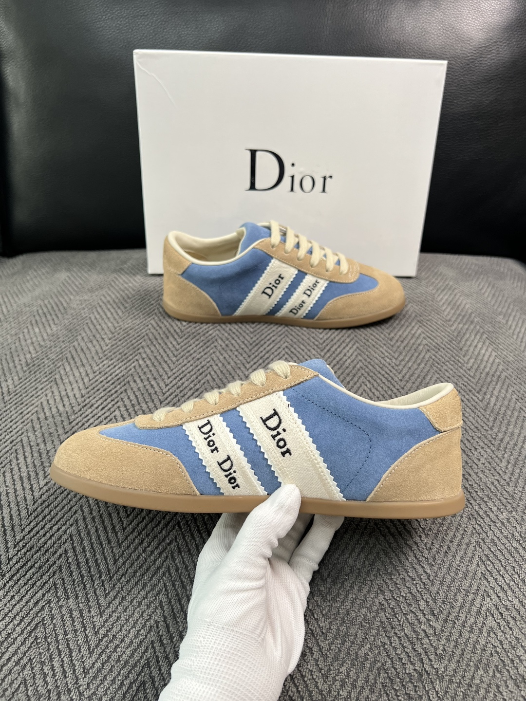 Dior 顶级工艺品 迪奥  专柜同步 原厂配置，意大利进口原版牛皮面料，透气舒适进口水染牛里垫，鞋底：原厂特供原版底超