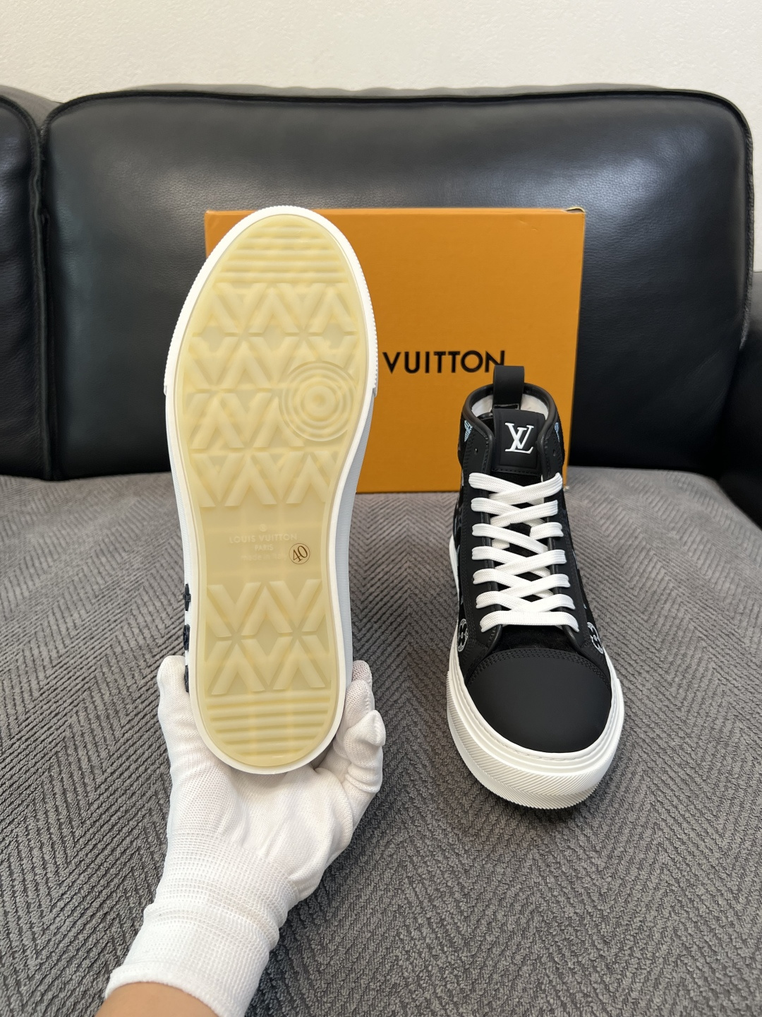 Lv   高品质  顶级工艺品  路易威登，靴子专柜同步，鞋面意大利进口，高品质拼接缤纷色彩复杂工艺品，进口水染牛皮垫网