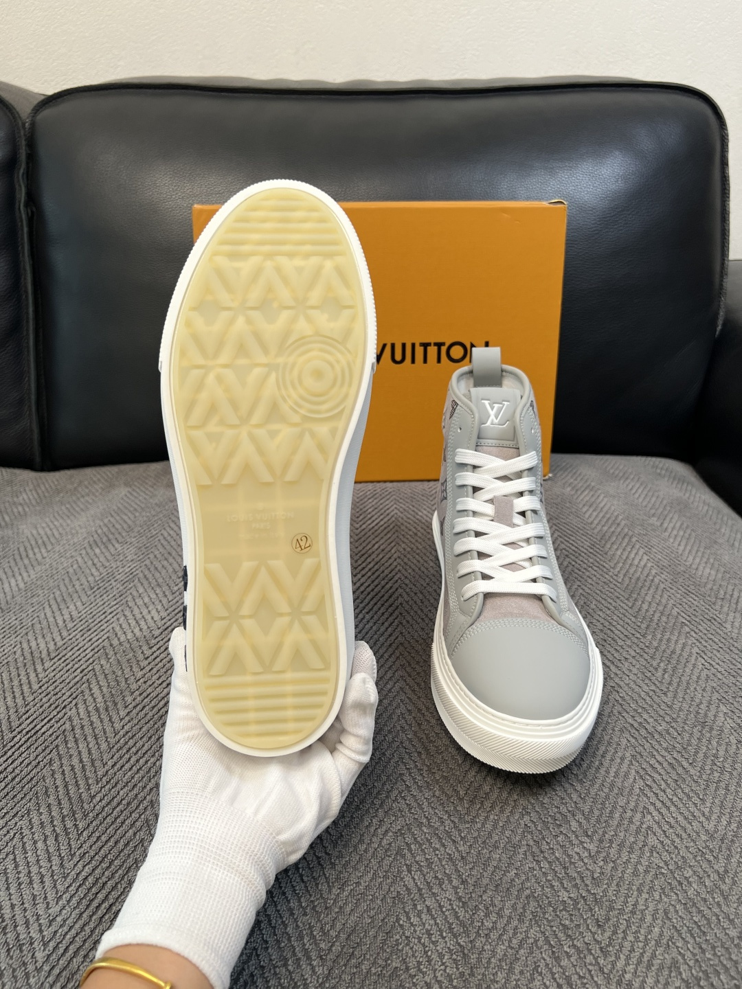 Lv   高品质  顶级工艺品  路易威登，靴子专柜同步，鞋面意大利进口，高品质拼接缤纷色彩复杂工艺品，进口水染牛皮垫网