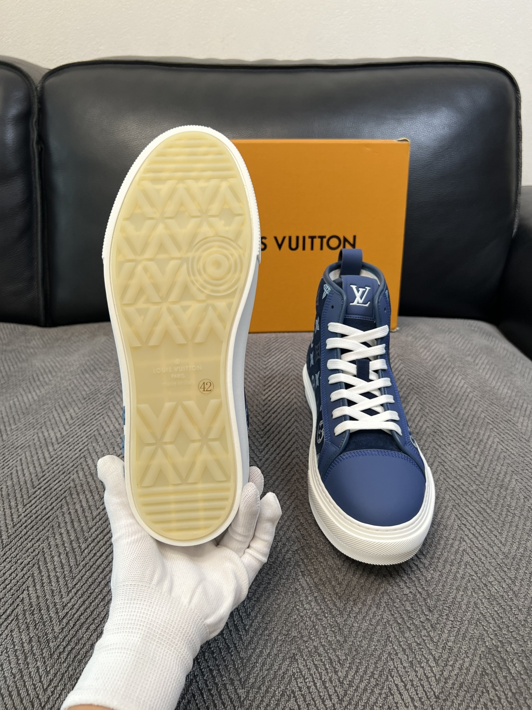 Lv   高品质  顶级工艺品  路易威登，靴子专柜同步，鞋面意大利进口，高品质拼接缤纷色彩复杂工艺品，进口水染牛皮垫网