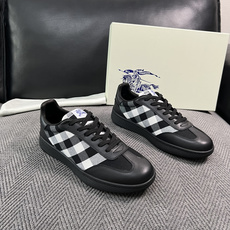 BURBERRY 顶级工艺品 巴宝莉 专柜同步,原厂配置意大利进口牛皮面料,高品质复杂拼接工艺,进口牛皮内里垫,透气舒 BURBERRY 顶级工艺品 巴宝莉 专柜同步,原厂配置意大利进口牛皮面料,高品质复杂拼接工艺,进口牛皮内里垫,透气舒