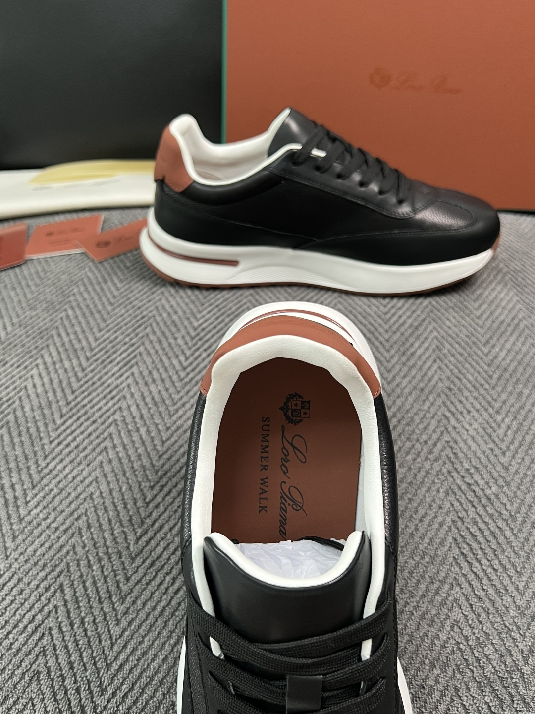 Loro Piana  高品质  顶级工艺品  诺悠翩雅  新品专柜同步原厂配置，鞋面意大利进口牛皮面料，高品质拼接工艺