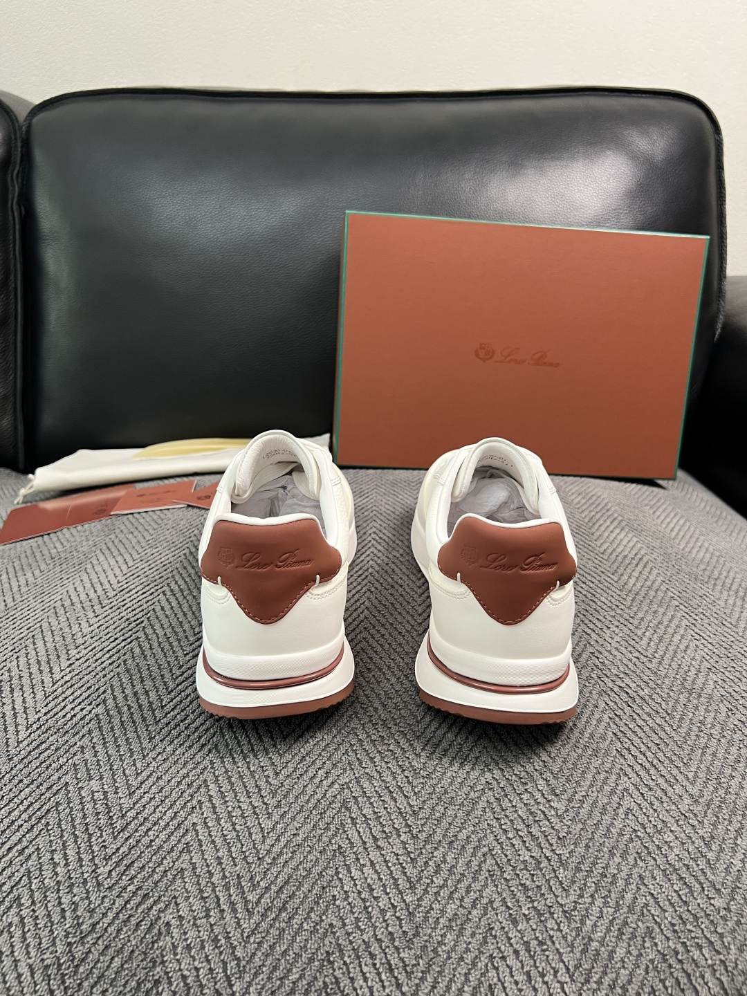 Loro Piana  高品质  顶级工艺品  诺悠翩雅  新品专柜同步原厂配置，鞋面意大利进口牛皮面料，高品质拼接工艺