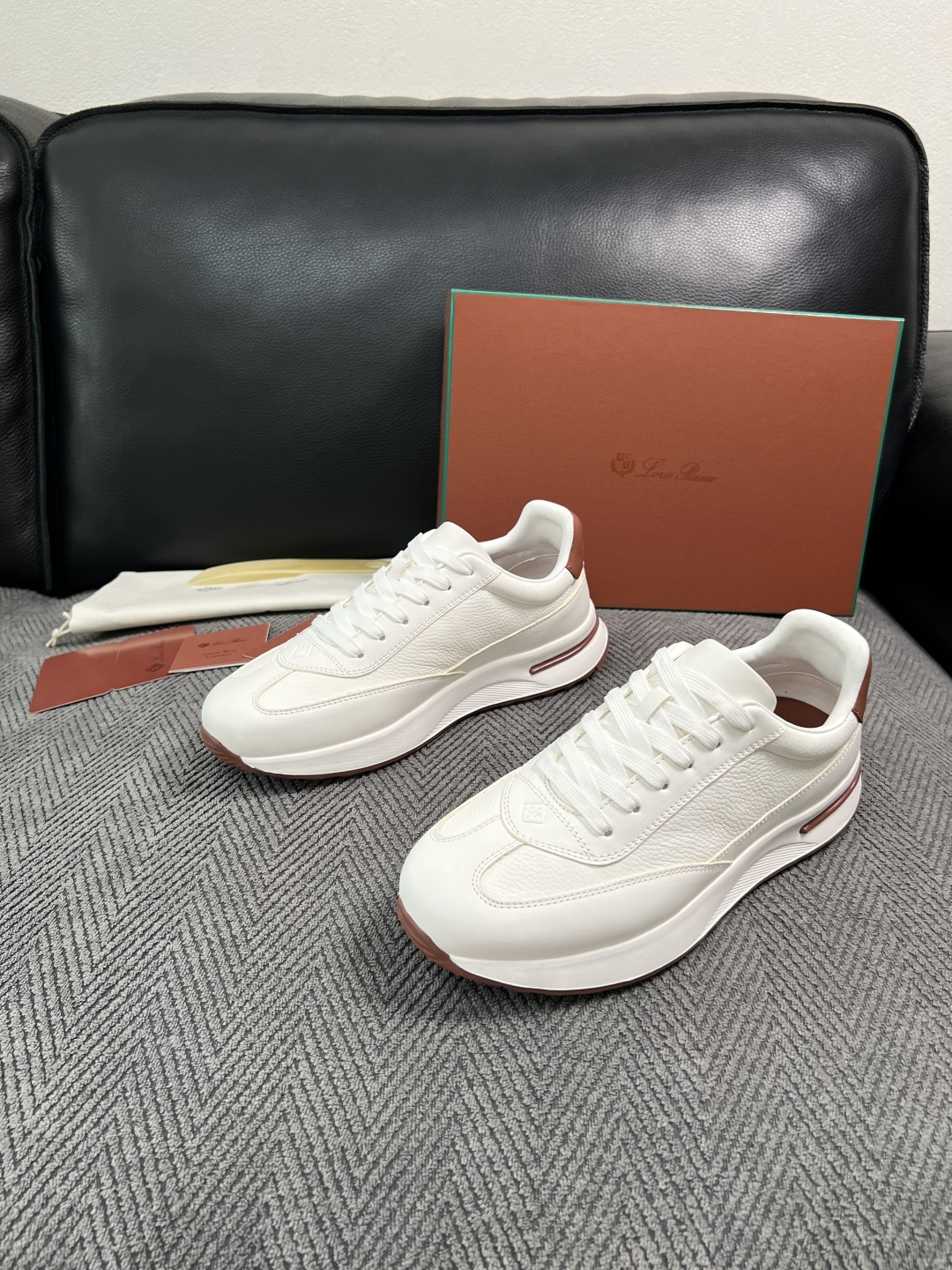 Loro Piana  高品质  顶级工艺品  诺悠翩雅  新品专柜同步原厂配置，鞋面意大利进口牛皮面料，高品质拼接工艺