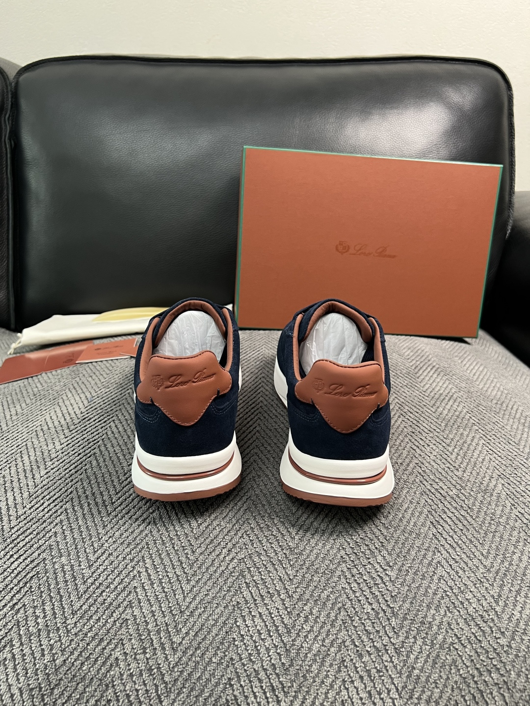 Loro Piana  高品质  顶级工艺品  诺悠翩雅  新品专柜同步原厂配置，鞋面意大利进口牛皮面料，高品质拼接工艺
