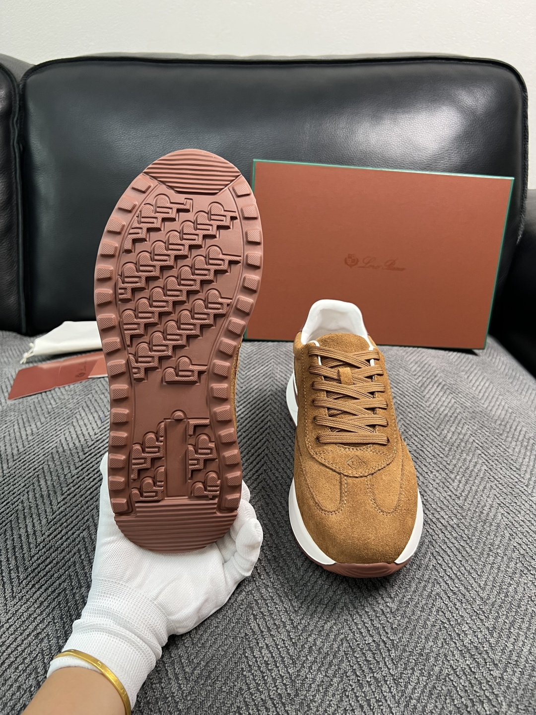 Loro Piana  高品质  顶级工艺品  诺悠翩雅  新品专柜同步原厂配置，鞋面意大利进口牛皮面料，高品质拼接工艺