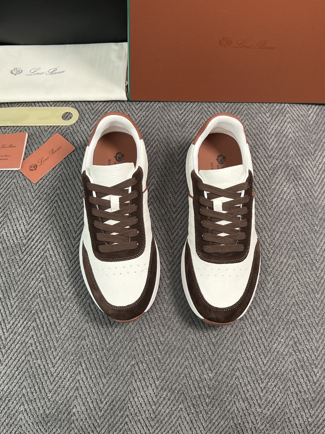 Loro Piana  高品质  顶级工艺品  诺悠翩雅  新品专柜同步原厂配置，鞋面意大利进口牛皮面料，高品质拼接工艺