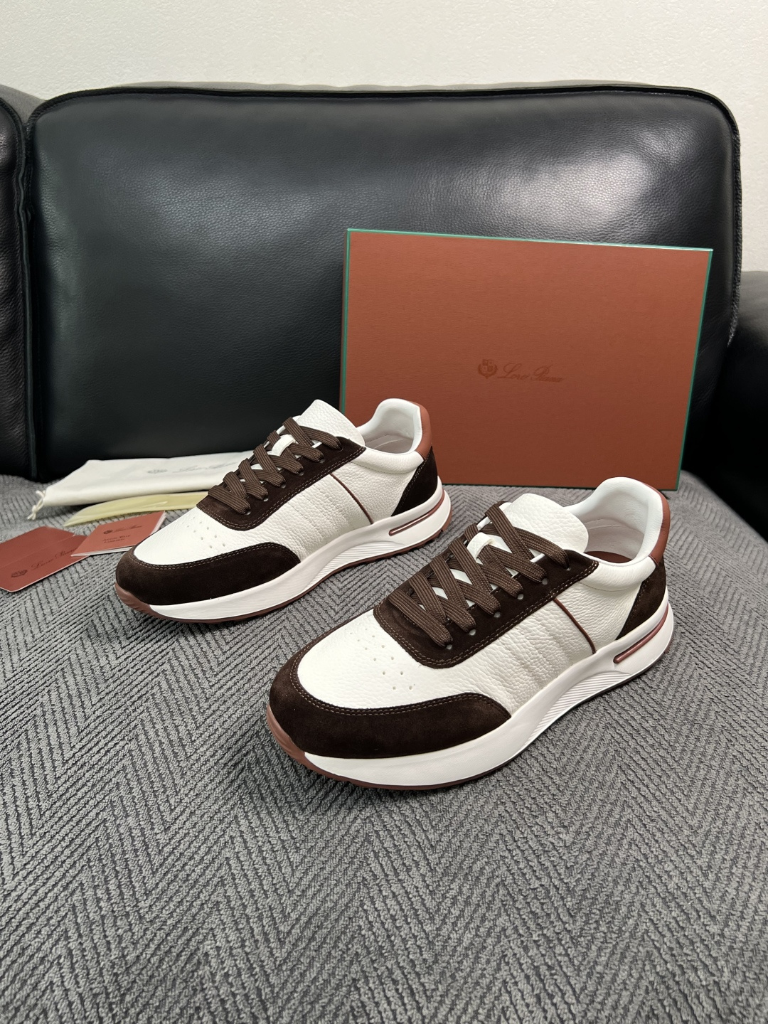Loro Piana  高品质  顶级工艺品  诺悠翩雅  新品专柜同步原厂配置，鞋面意大利进口牛皮面料，高品质拼接工艺