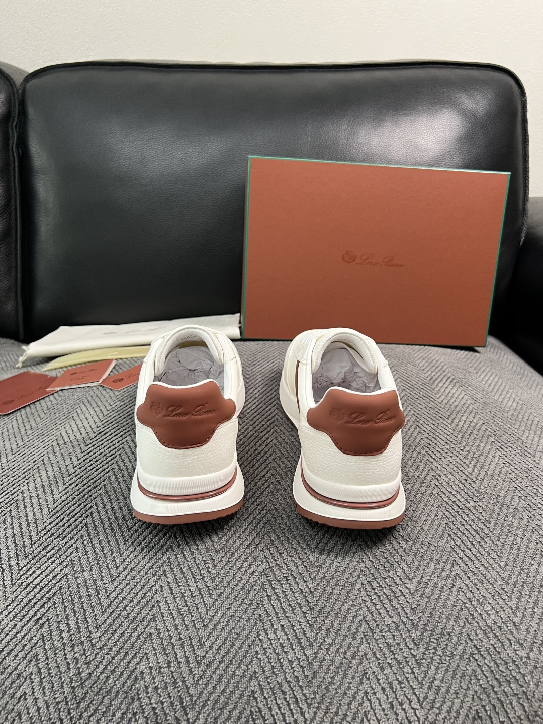 Loro Piana  高品质  顶级工艺品  诺悠翩雅  新品专柜同步原厂配置，鞋面意大利进口牛皮面料，高品质拼接工艺