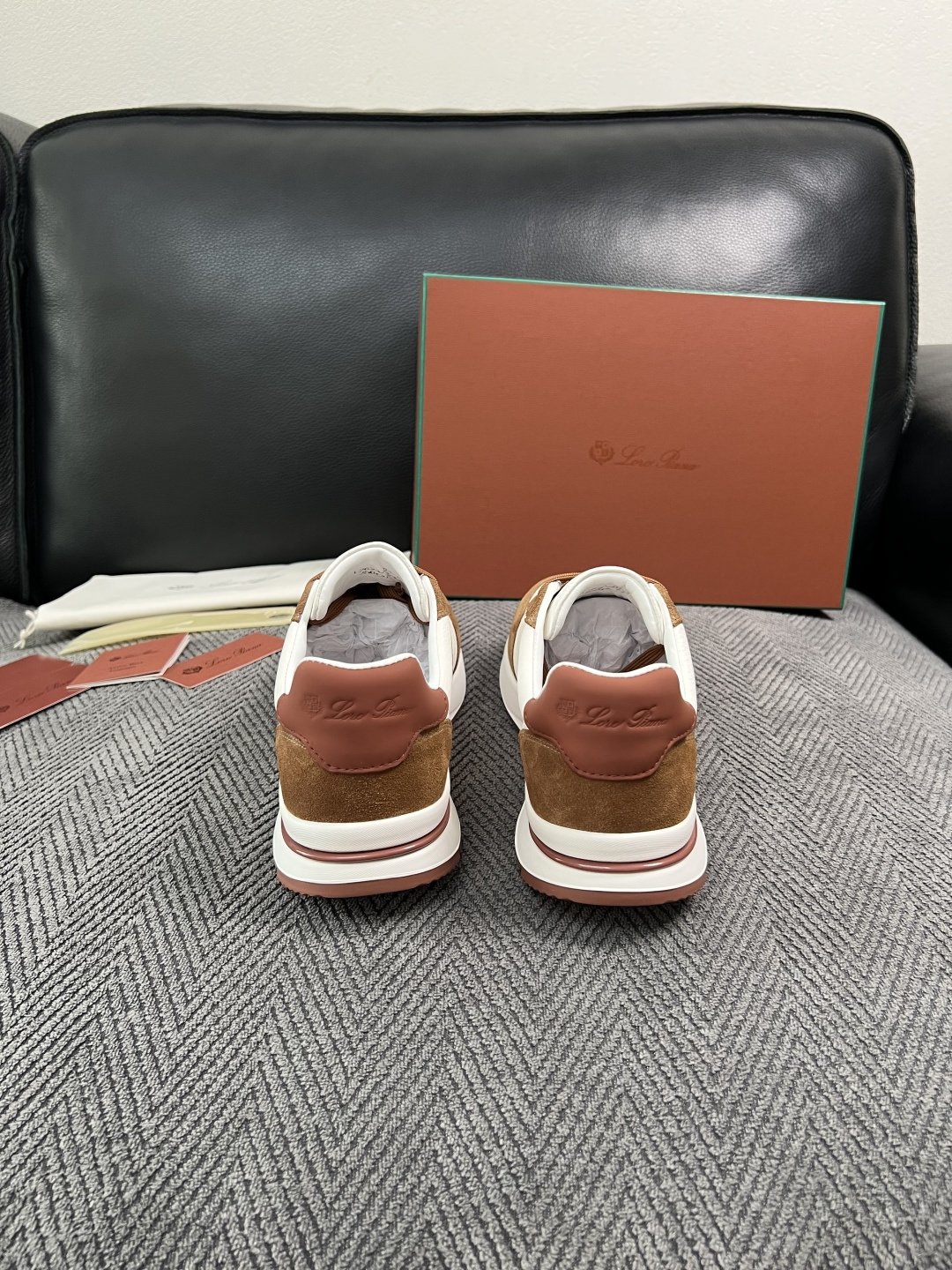 Loro Piana  高品质  顶级工艺品  诺悠翩雅  新品专柜同步原厂配置，鞋面意大利进口牛皮面料，高品质拼接工艺