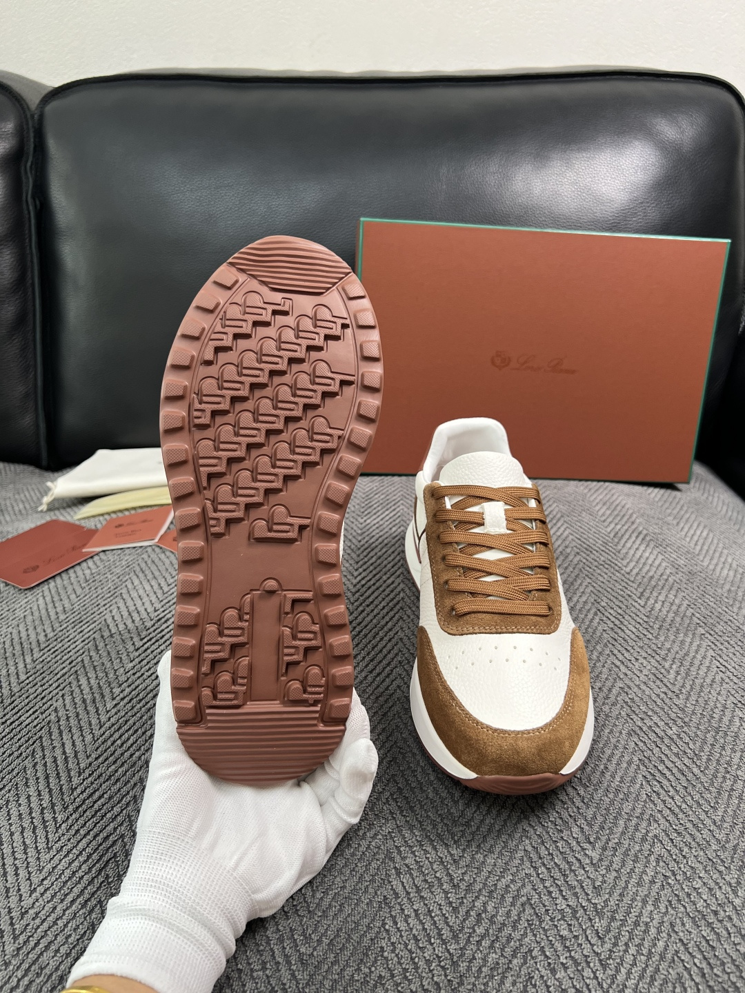 Loro Piana  高品质  顶级工艺品  诺悠翩雅  新品专柜同步原厂配置，鞋面意大利进口牛皮面料，高品质拼接工艺