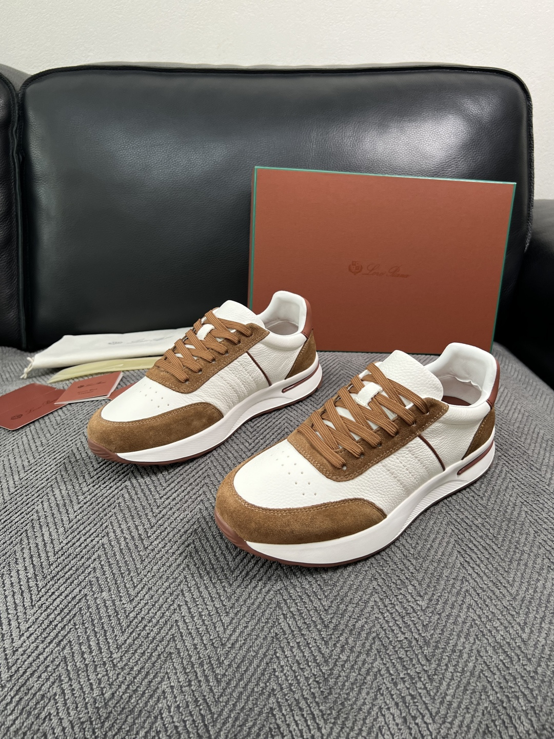 Loro Piana  高品质  顶级工艺品  诺悠翩雅  新品专柜同步原厂配置，鞋面意大利进口牛皮面料，高品质拼接工艺