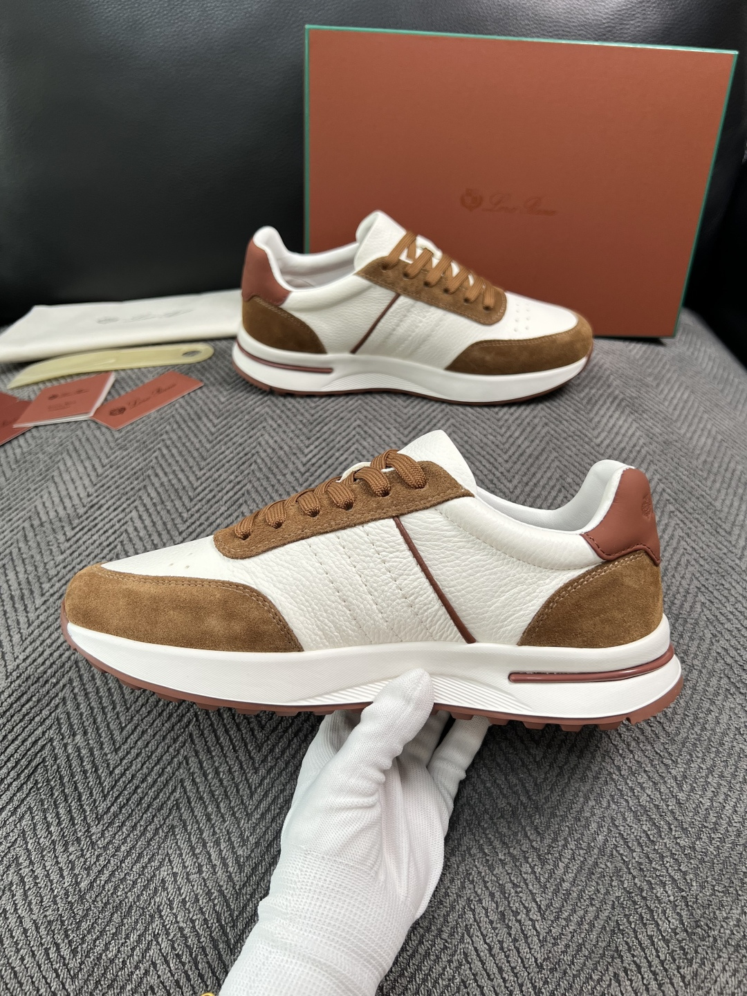 Loro Piana  高品质  顶级工艺品  诺悠翩雅  新品专柜同步原厂配置，鞋面意大利进口牛皮面料，高品质拼接工艺