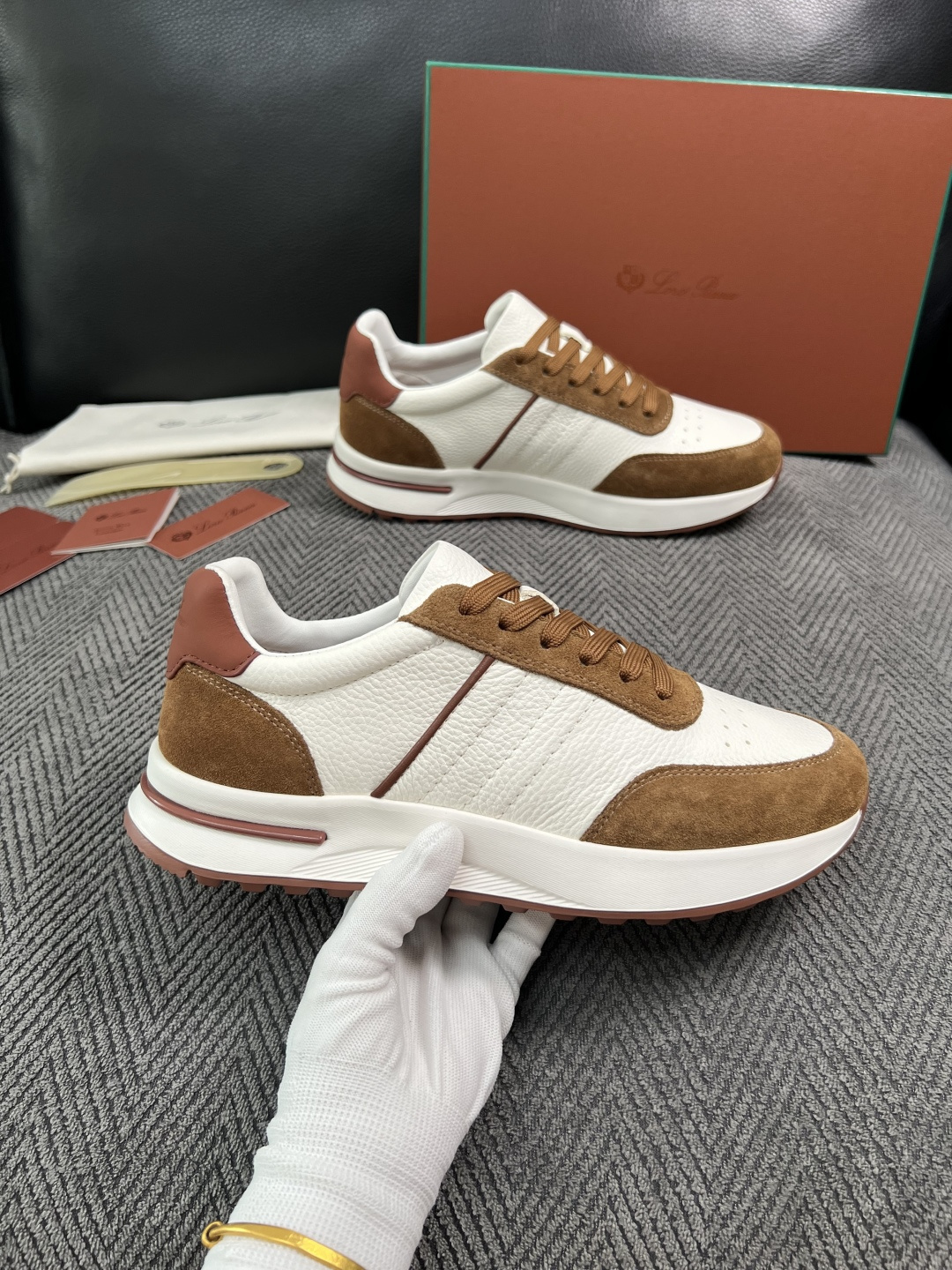 Loro Piana  高品质  顶级工艺品  诺悠翩雅  新品专柜同步原厂配置，鞋面意大利进口牛皮面料，高品质拼接工艺