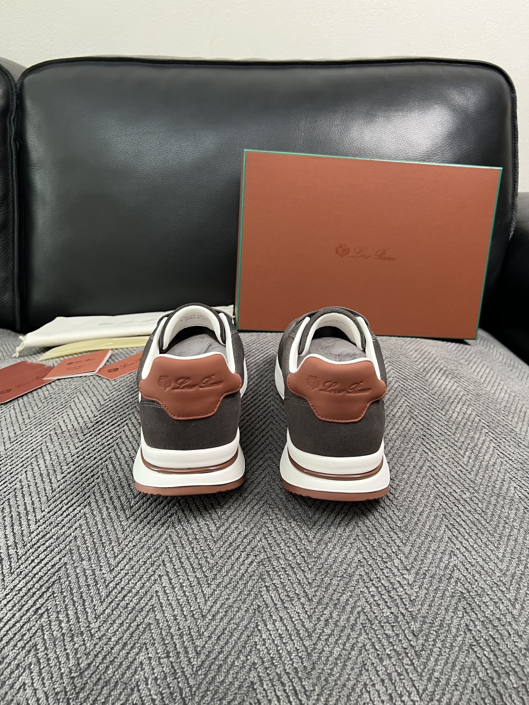 Loro Piana  高品质  顶级工艺品  诺悠翩雅  新品专柜同步原厂配置，鞋面意大利进口牛皮面料，高品质拼接工艺