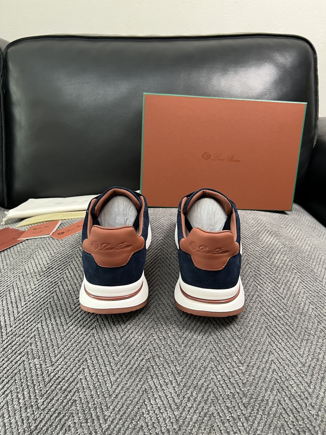 Loro Piana  高品质  顶级工艺品  诺悠翩雅  新品专柜同步原厂配置，鞋面意大利进口牛皮面料，高品质拼接工艺