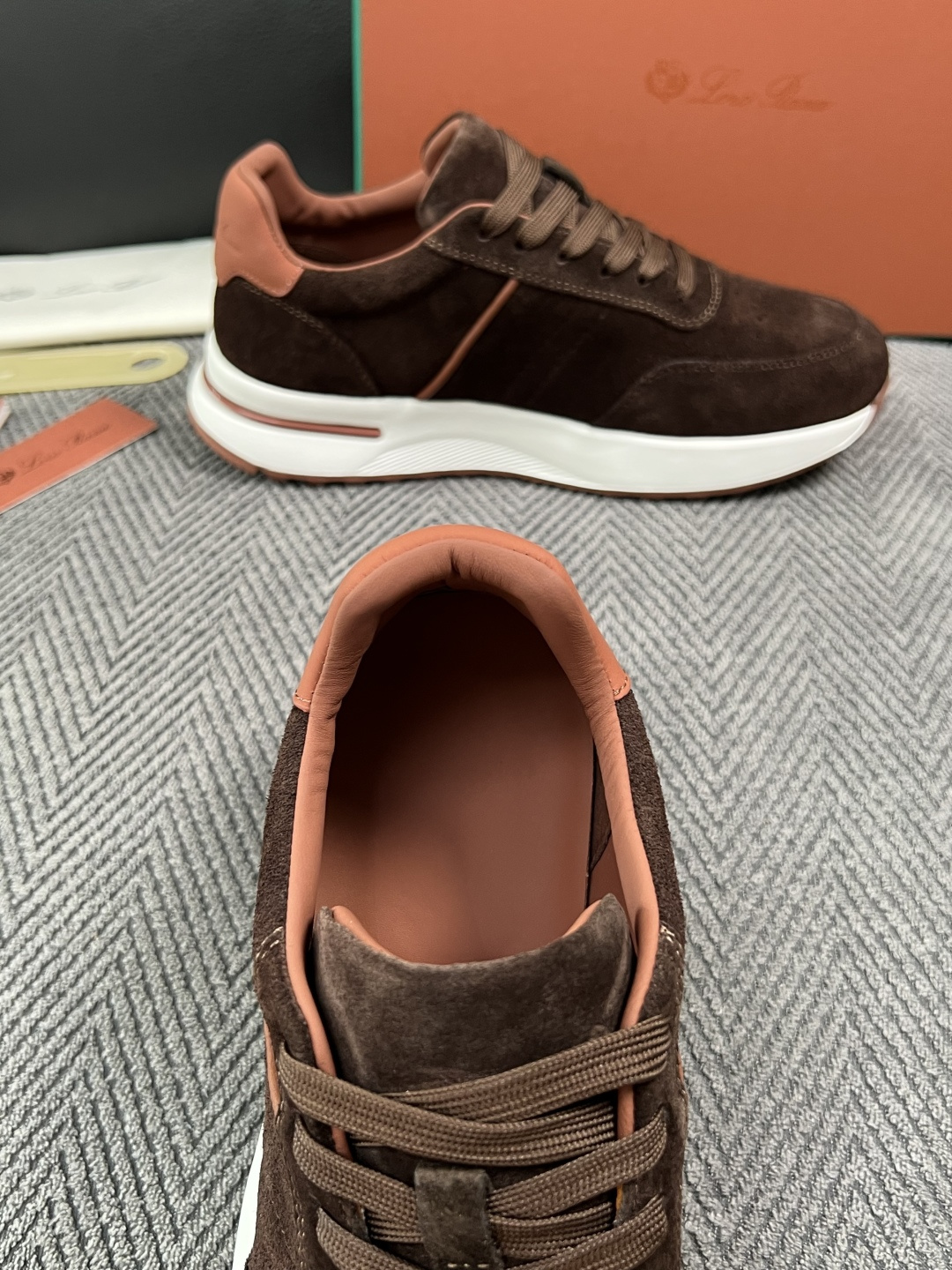 Loro Piana  高品质  顶级工艺品  诺悠翩雅  新品专柜同步原厂配置，鞋面意大利进口牛皮面料，高品质拼接工艺