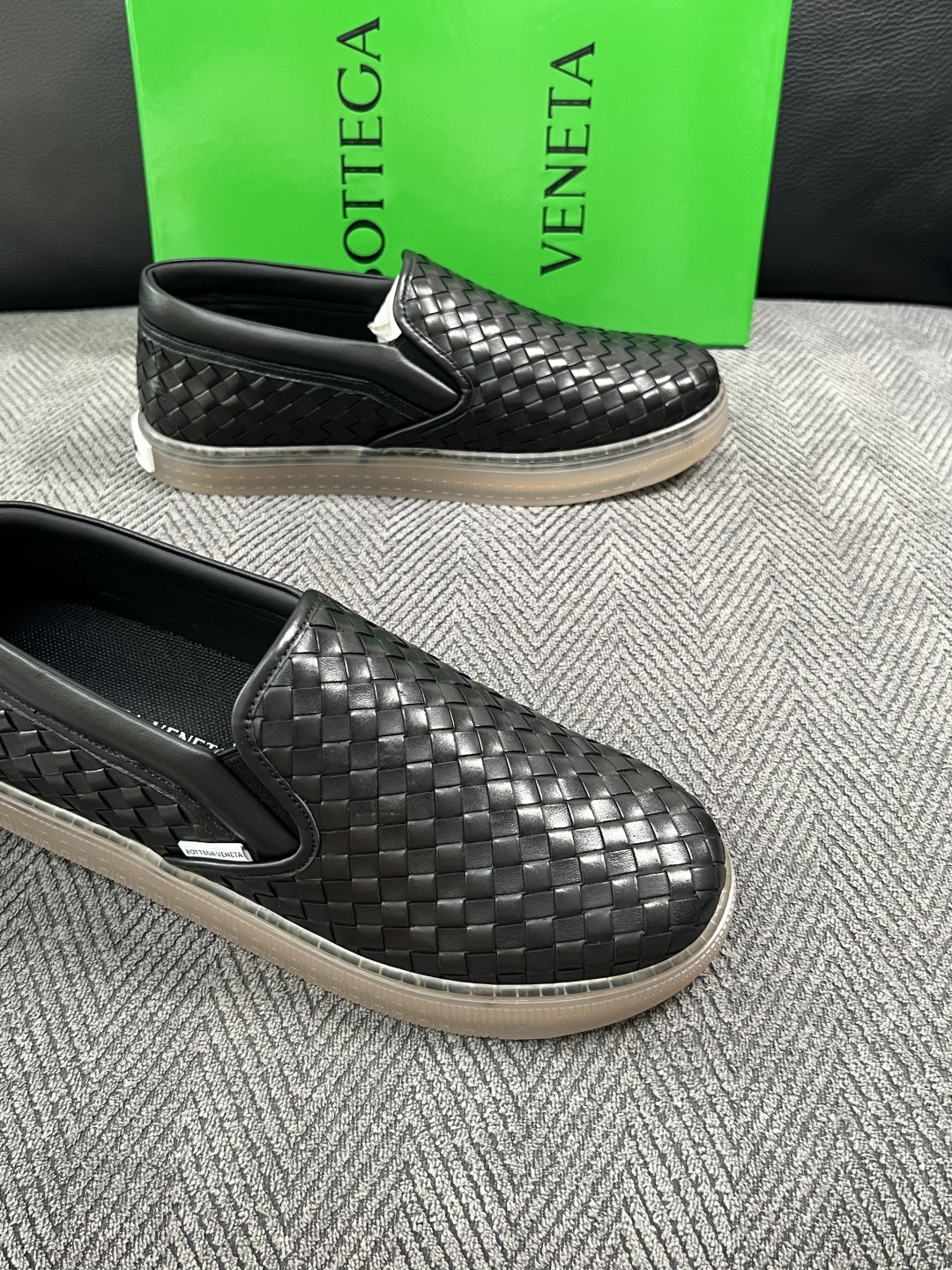 BOTTEGA  VENETA  顶级代购  葆蝶家 专柜同步，鞋面意大利进口编织牛皮面料，透气牛皮内里舒适，鞋底：原厂