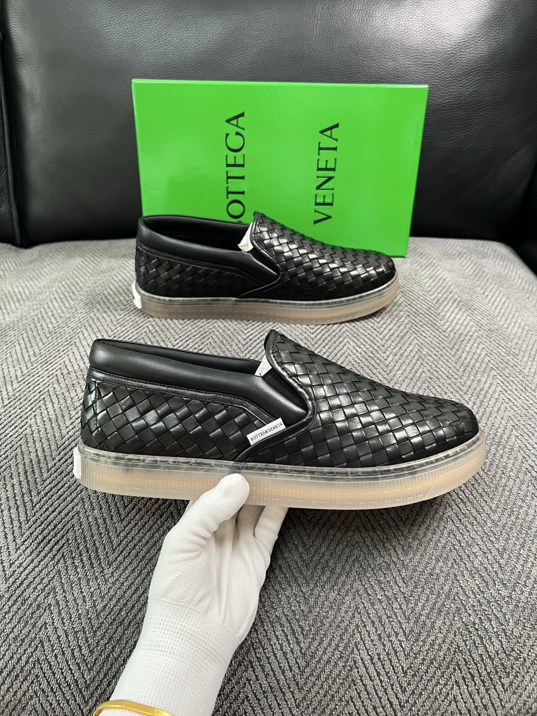 BOTTEGA  VENETA  顶级代购  葆蝶家 专柜同步，鞋面意大利进口编织牛皮面料，透气牛皮内里舒适，鞋底：原厂