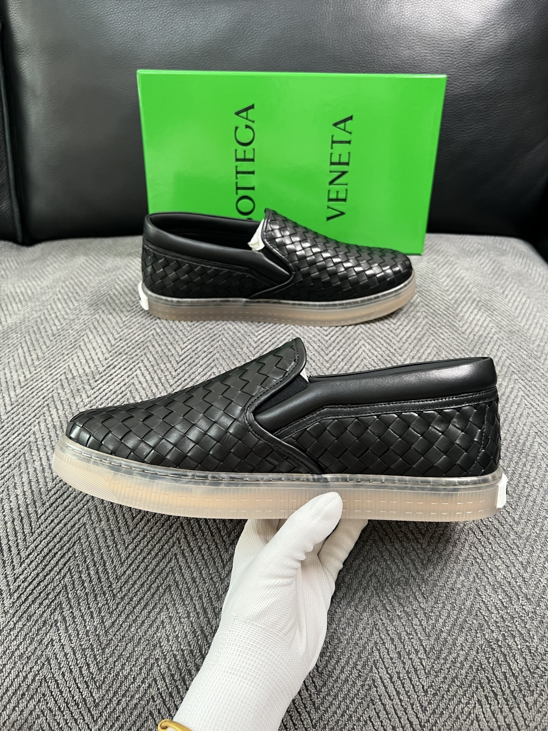 BOTTEGA  VENETA  顶级代购  葆蝶家 专柜同步，鞋面意大利进口编织牛皮面料，透气牛皮内里舒适，鞋底：原厂