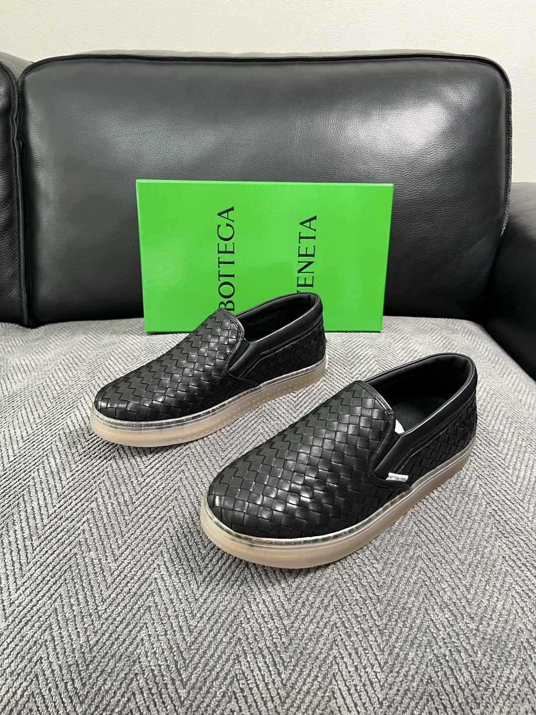 BOTTEGA  VENETA  顶级代购  葆蝶家 专柜同步，鞋面意大利进口编织牛皮面料，透气牛皮内里舒适，鞋底：原厂