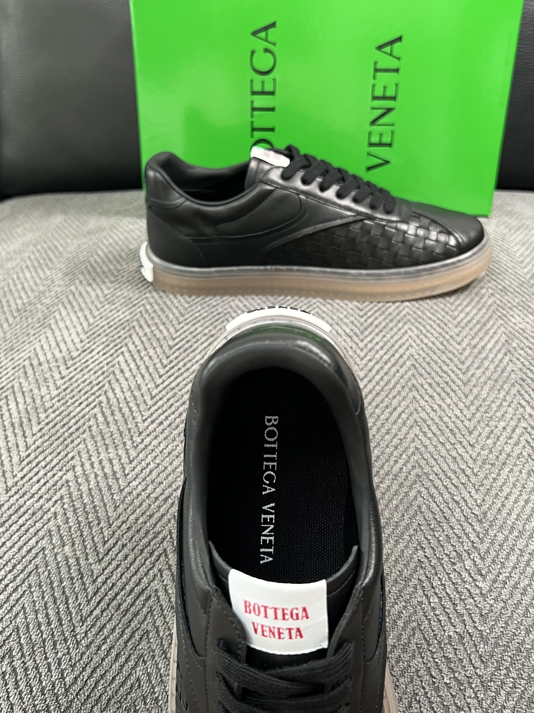 BOTTEGA  VENETA  顶级代购  葆蝶家 专柜同步，鞋面意大利进口编织牛皮面料，透气牛皮内里舒适，鞋底：原厂