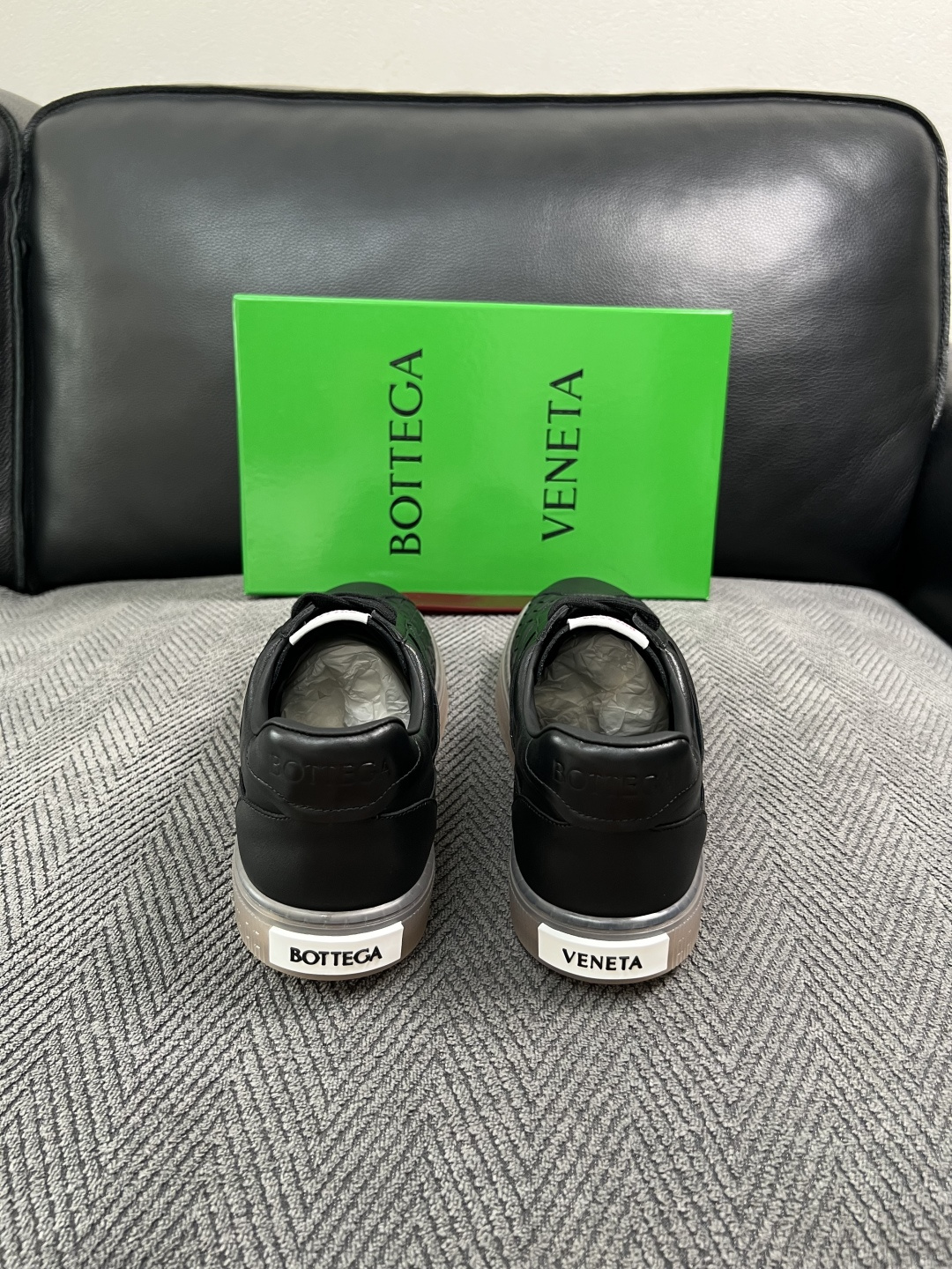 BOTTEGA  VENETA  顶级代购  葆蝶家 专柜同步，鞋面意大利进口编织牛皮面料，透气牛皮内里舒适，鞋底：原厂