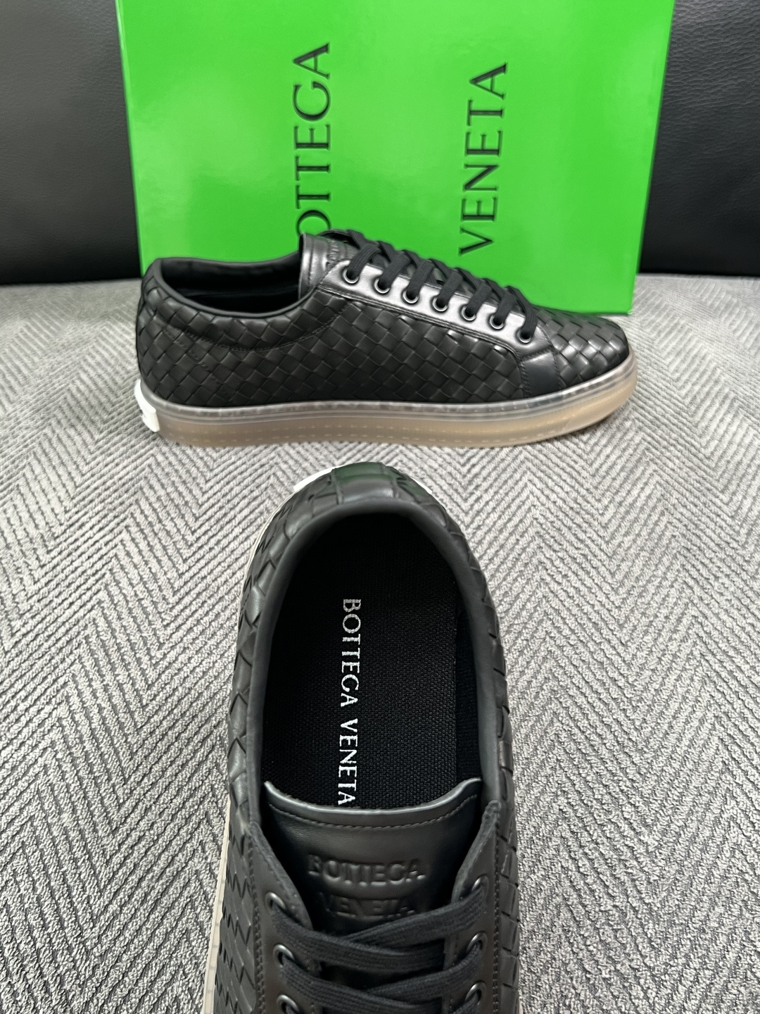 BOTTEGA  VENETA  顶级代购  葆蝶家 专柜同步，鞋面意大利进口编织牛皮面料，透气牛皮内里舒适，鞋底：原厂