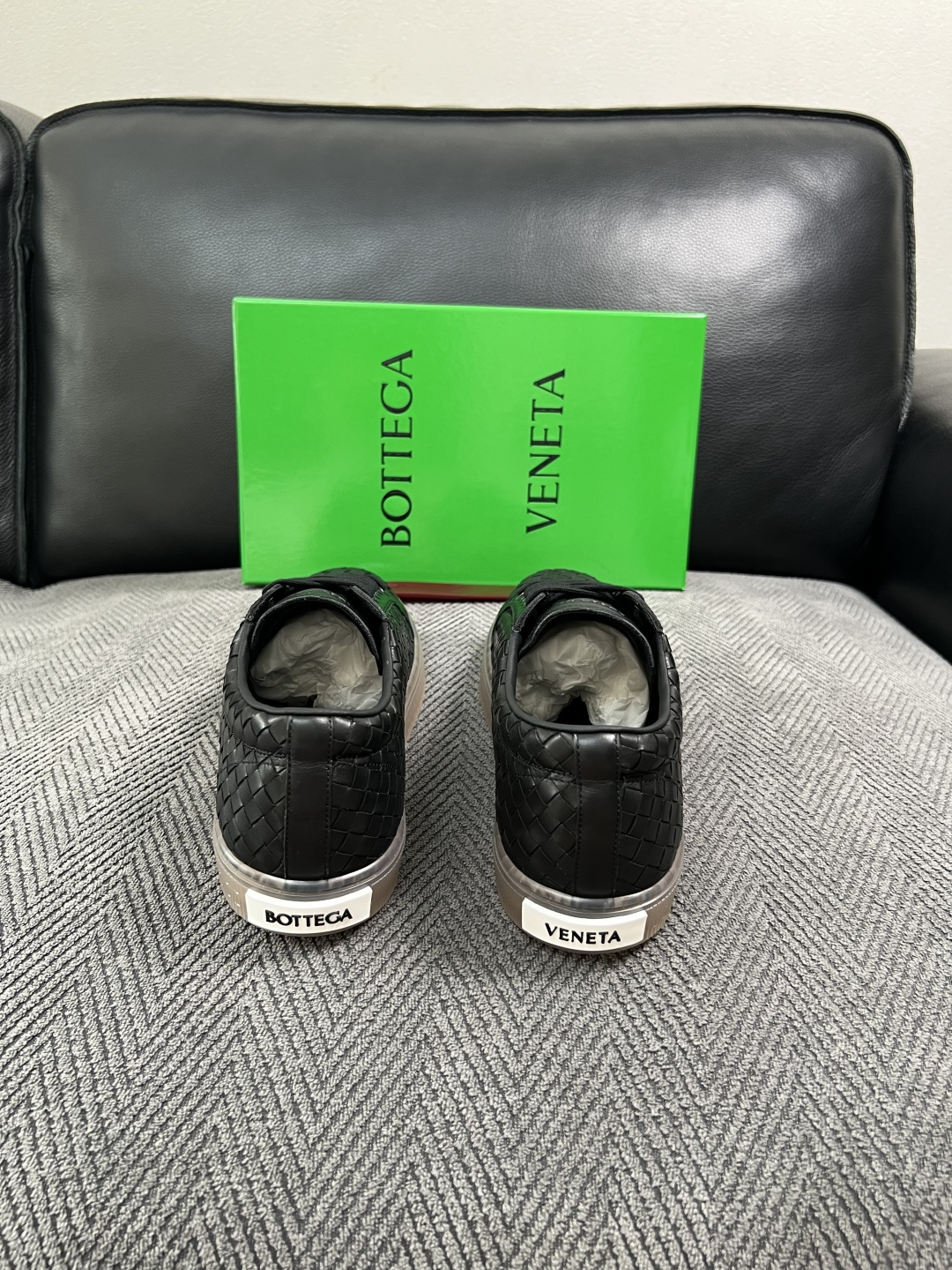 BOTTEGA  VENETA  顶级代购  葆蝶家 专柜同步，鞋面意大利进口编织牛皮面料，透气牛皮内里舒适，鞋底：原厂