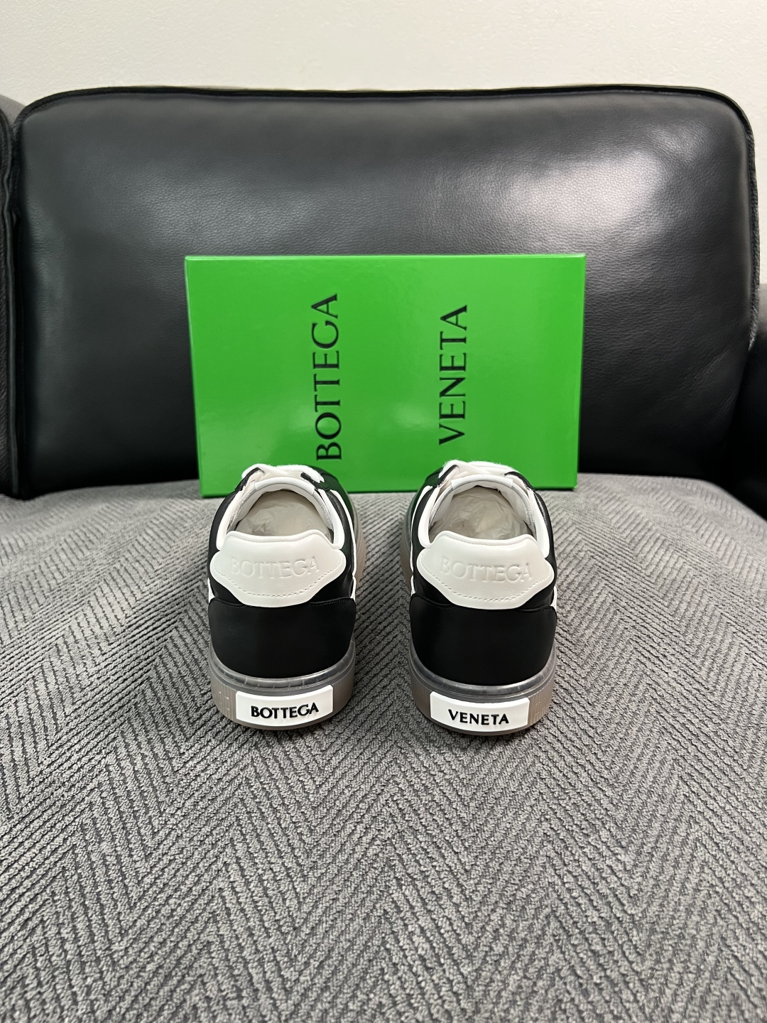 BOTTEGA  VENETA  顶级代购  葆蝶家 专柜同步，鞋面意大利进口编织牛皮面料，透气牛皮内里舒适，鞋底：原厂