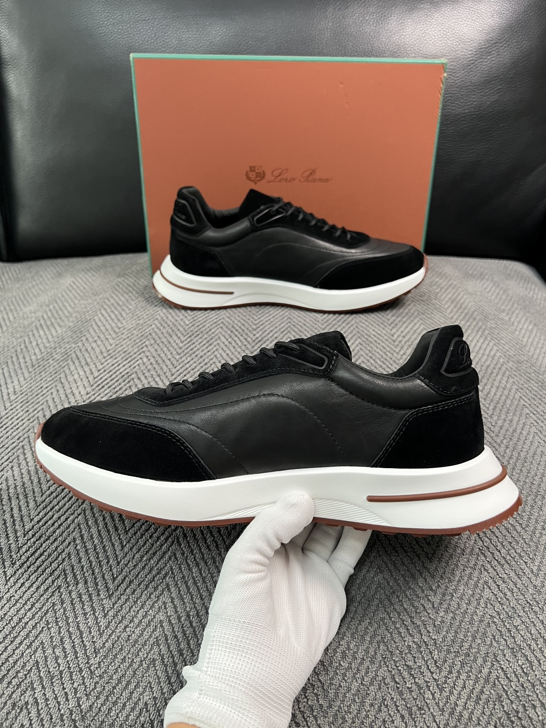 Loro Piana  高品质  顶级工艺品  诺悠翩雅  新品专柜同步原厂配置，鞋面意大利进口牛皮面料，高品质拼接工艺