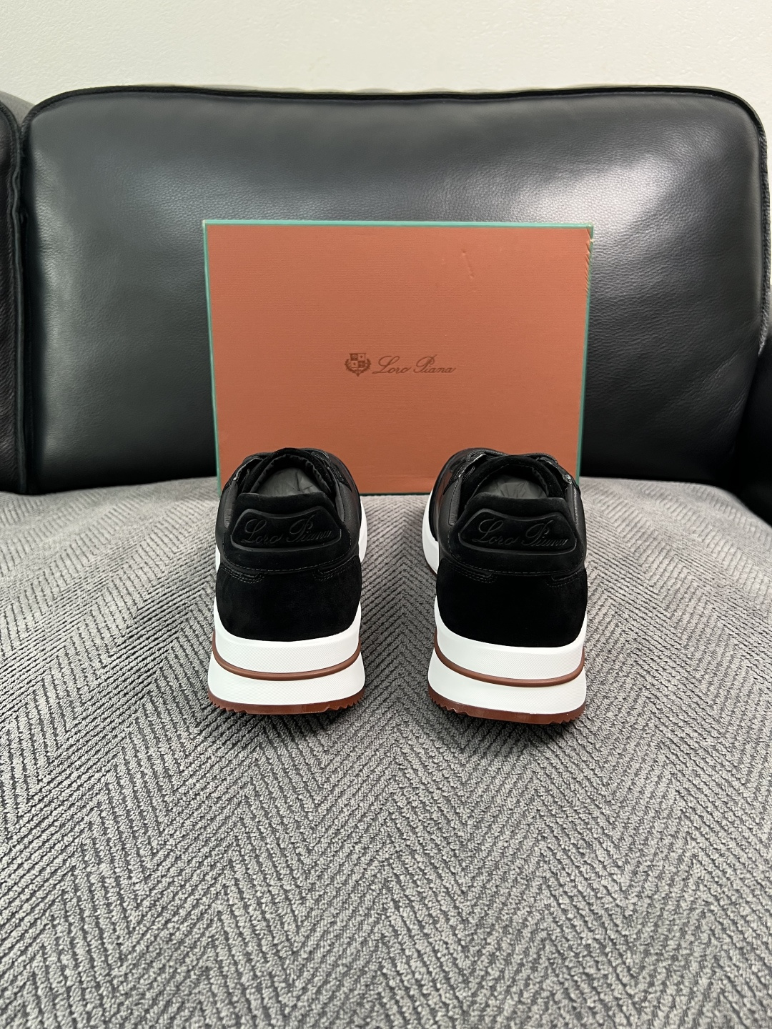 Loro Piana  高品质  顶级工艺品  诺悠翩雅  新品专柜同步原厂配置，鞋面意大利进口牛皮面料，高品质拼接工艺
