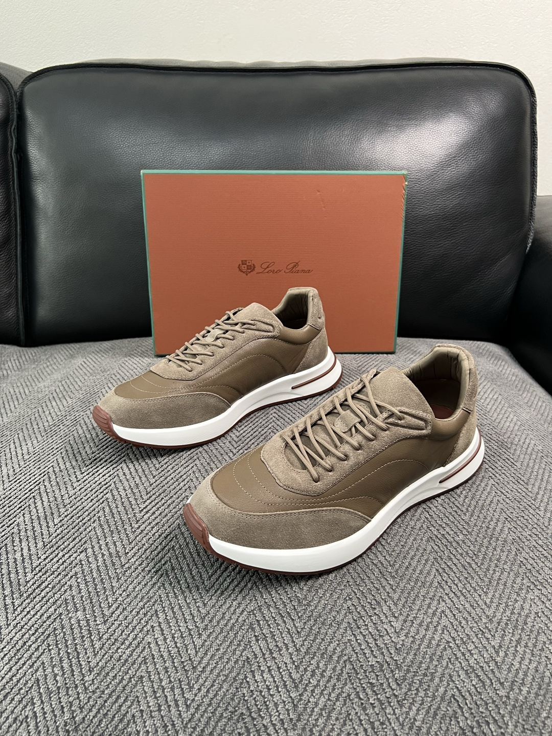 Loro Piana  高品质  顶级工艺品  诺悠翩雅  新品专柜同步原厂配置，鞋面意大利进口牛皮面料，高品质拼接工艺