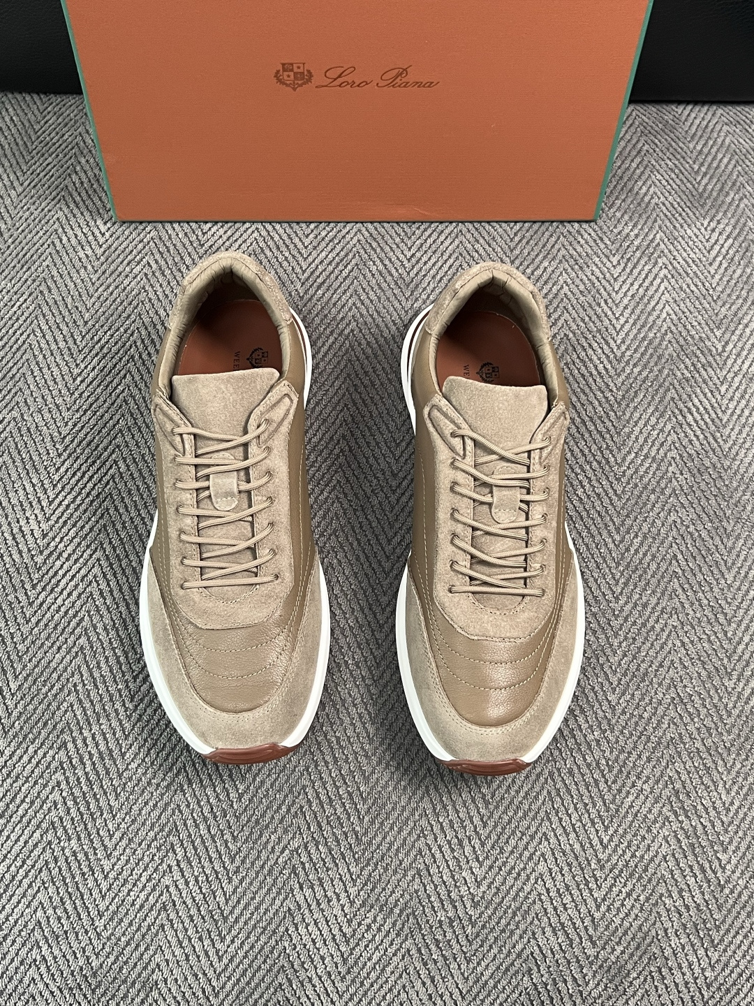Loro Piana  高品质  顶级工艺品  诺悠翩雅  新品专柜同步原厂配置，鞋面意大利进口牛皮面料，高品质拼接工艺