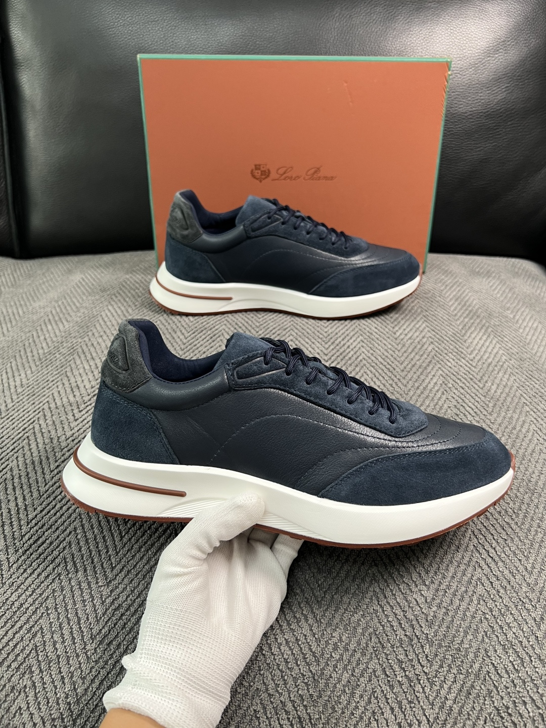 Loro Piana  高品质  顶级工艺品  诺悠翩雅  新品专柜同步原厂配置，鞋面意大利进口牛皮面料，高品质拼接工艺