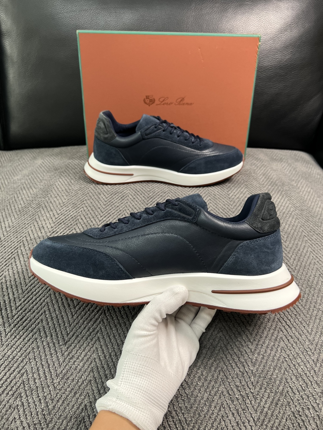Loro Piana  高品质  顶级工艺品  诺悠翩雅  新品专柜同步原厂配置，鞋面意大利进口牛皮面料，高品质拼接工艺