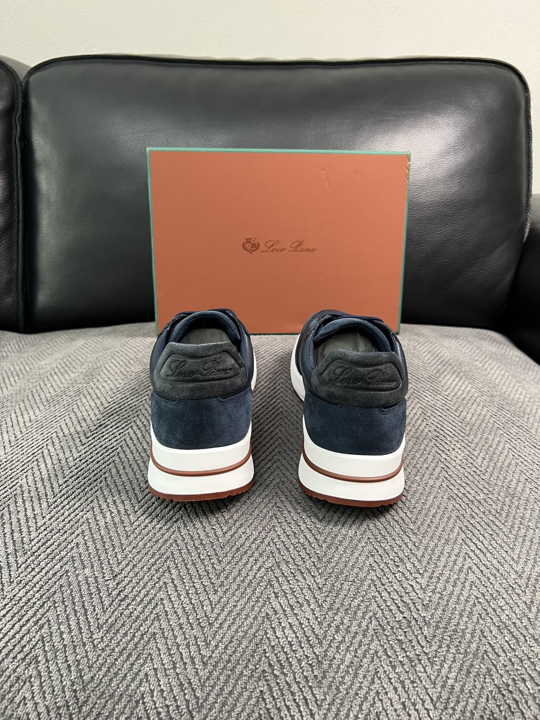 Loro Piana  高品质  顶级工艺品  诺悠翩雅  新品专柜同步原厂配置，鞋面意大利进口牛皮面料，高品质拼接工艺