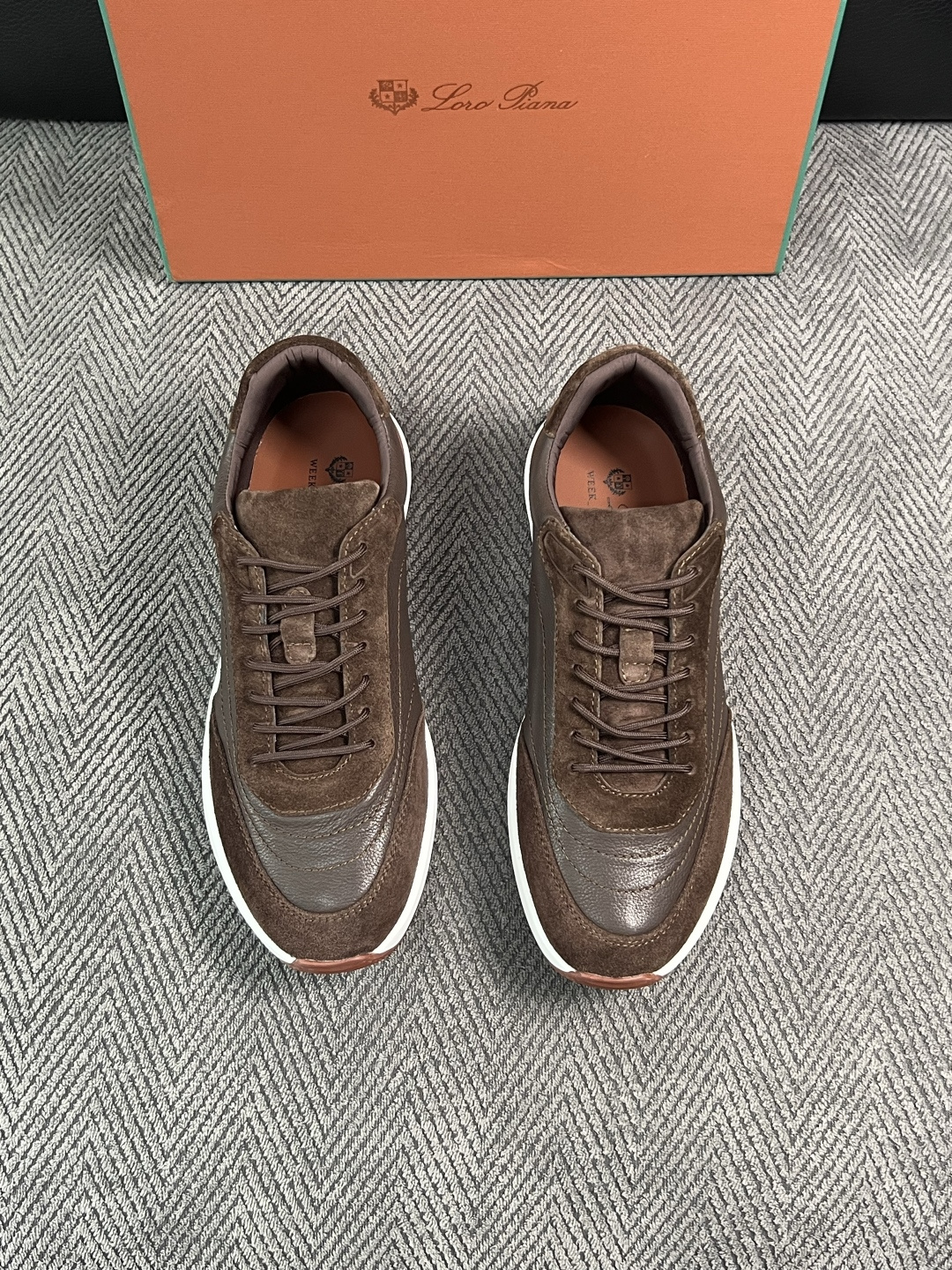 Loro Piana  高品质  顶级工艺品  诺悠翩雅  新品专柜同步原厂配置，鞋面意大利进口牛皮面料，高品质拼接工艺