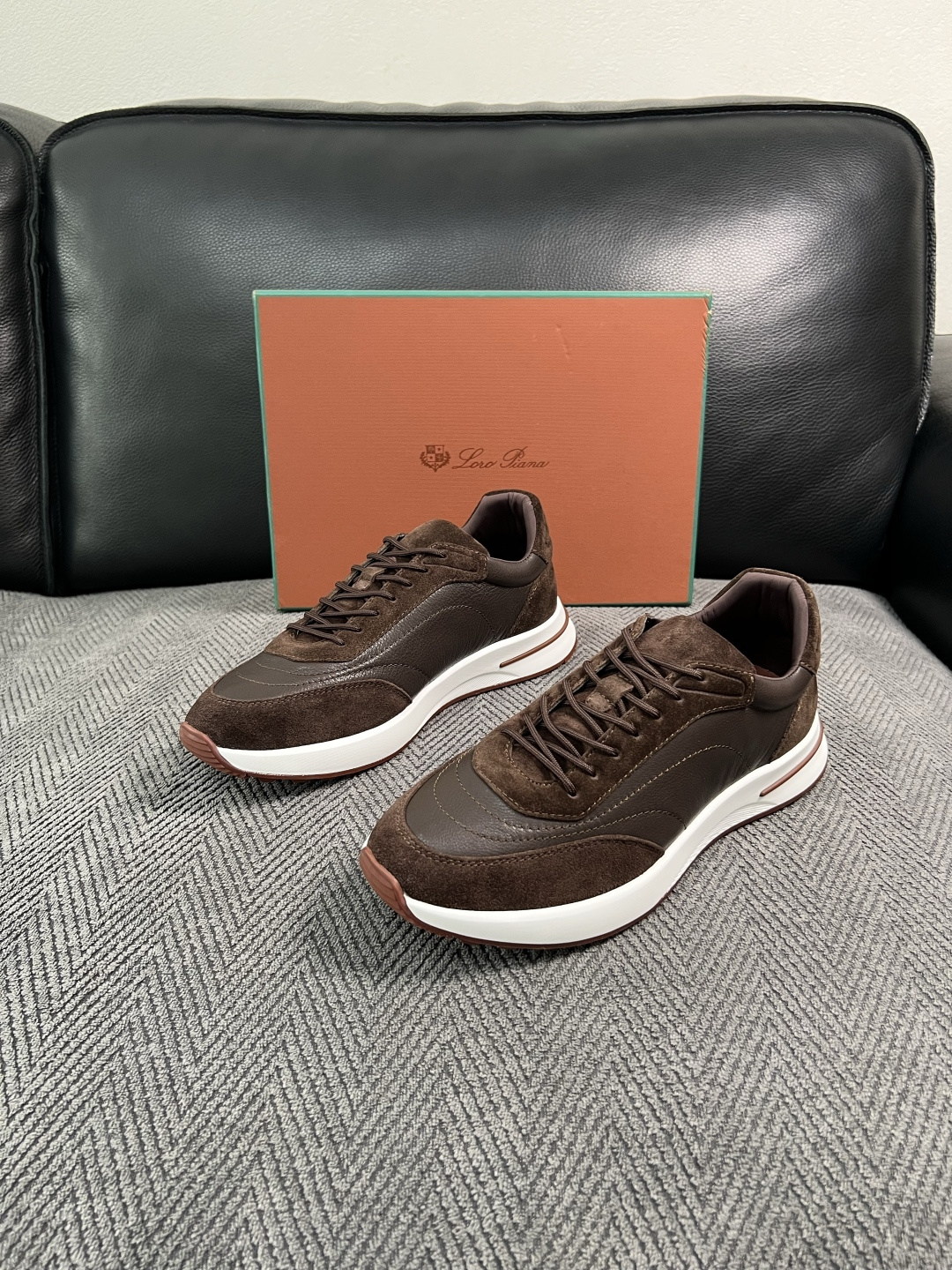 Loro Piana  高品质  顶级工艺品  诺悠翩雅  新品专柜同步原厂配置，鞋面意大利进口牛皮面料，高品质拼接工艺