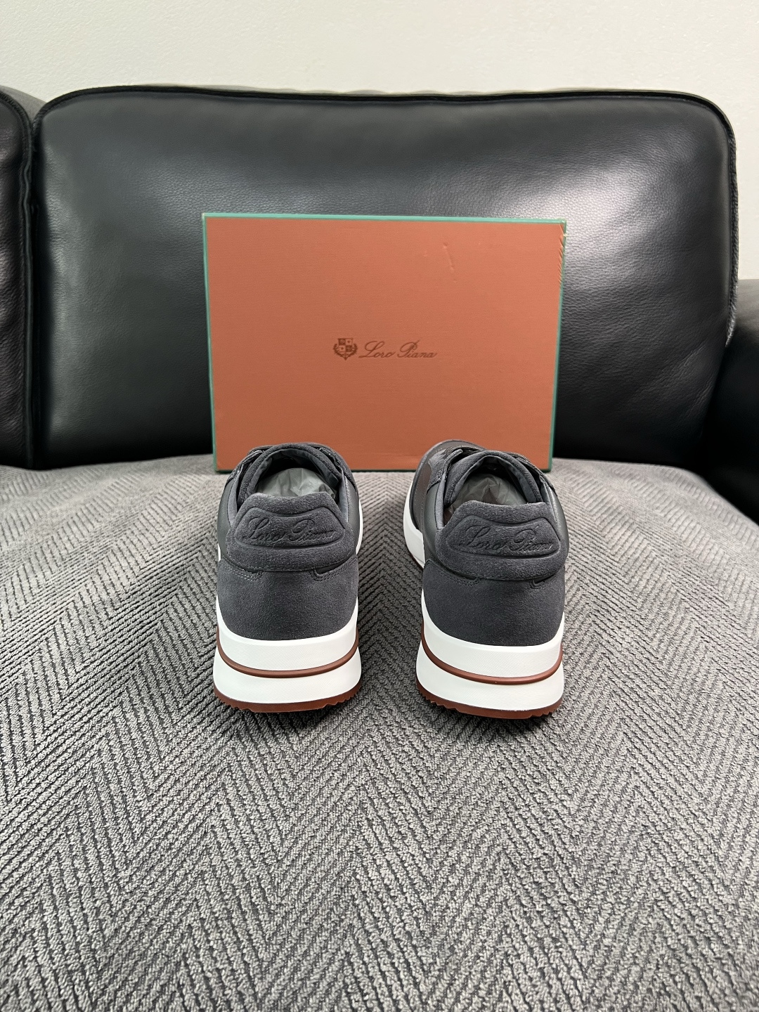 Loro Piana  高品质  顶级工艺品  诺悠翩雅  新品专柜同步原厂配置，鞋面意大利进口牛皮面料，高品质拼接工艺