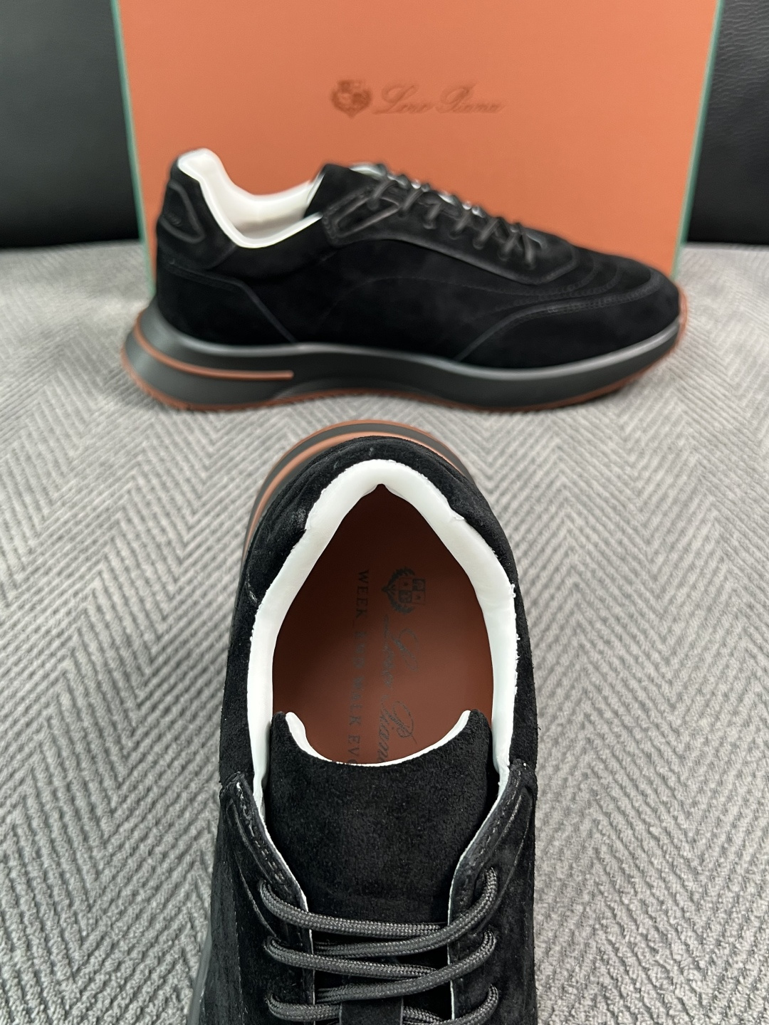 Loro Piana  高品质  顶级工艺品  诺悠翩雅  新品专柜同步原厂配置，鞋面意大利进口牛皮面料，高品质拼接工艺