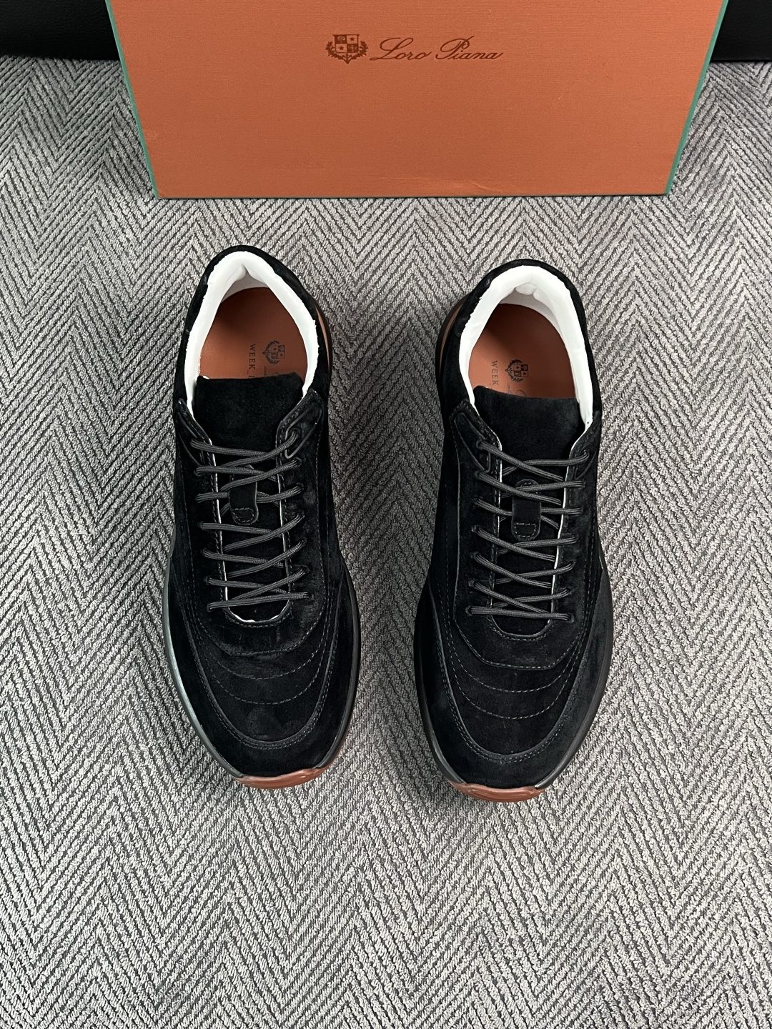 Loro Piana  高品质  顶级工艺品  诺悠翩雅  新品专柜同步原厂配置，鞋面意大利进口牛皮面料，高品质拼接工艺
