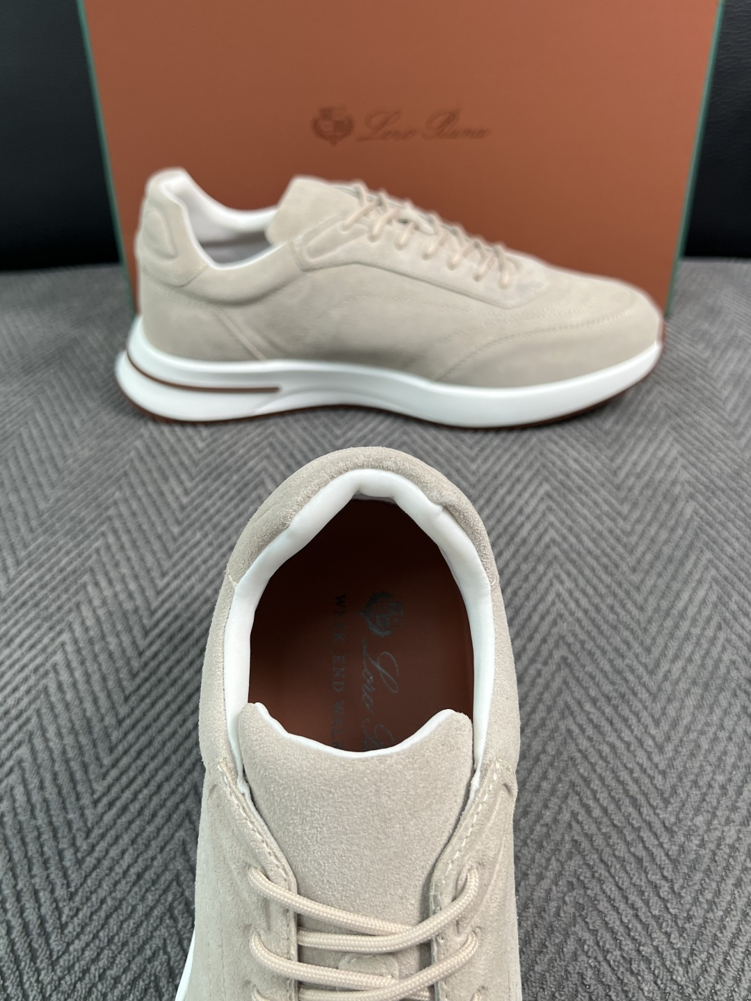 Loro Piana  高品质  顶级工艺品  诺悠翩雅  新品专柜同步原厂配置，鞋面意大利进口牛皮面料，高品质拼接工艺