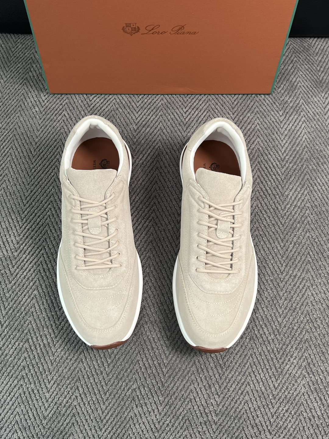 Loro Piana  高品质  顶级工艺品  诺悠翩雅  新品专柜同步原厂配置，鞋面意大利进口牛皮面料，高品质拼接工艺