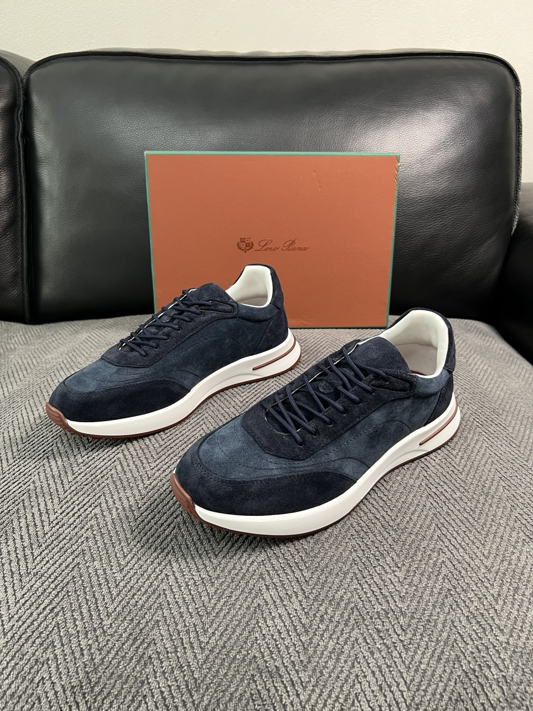 Loro Piana  高品质  顶级工艺品  诺悠翩雅  新品专柜同步原厂配置，鞋面意大利进口牛皮面料，高品质拼接工艺